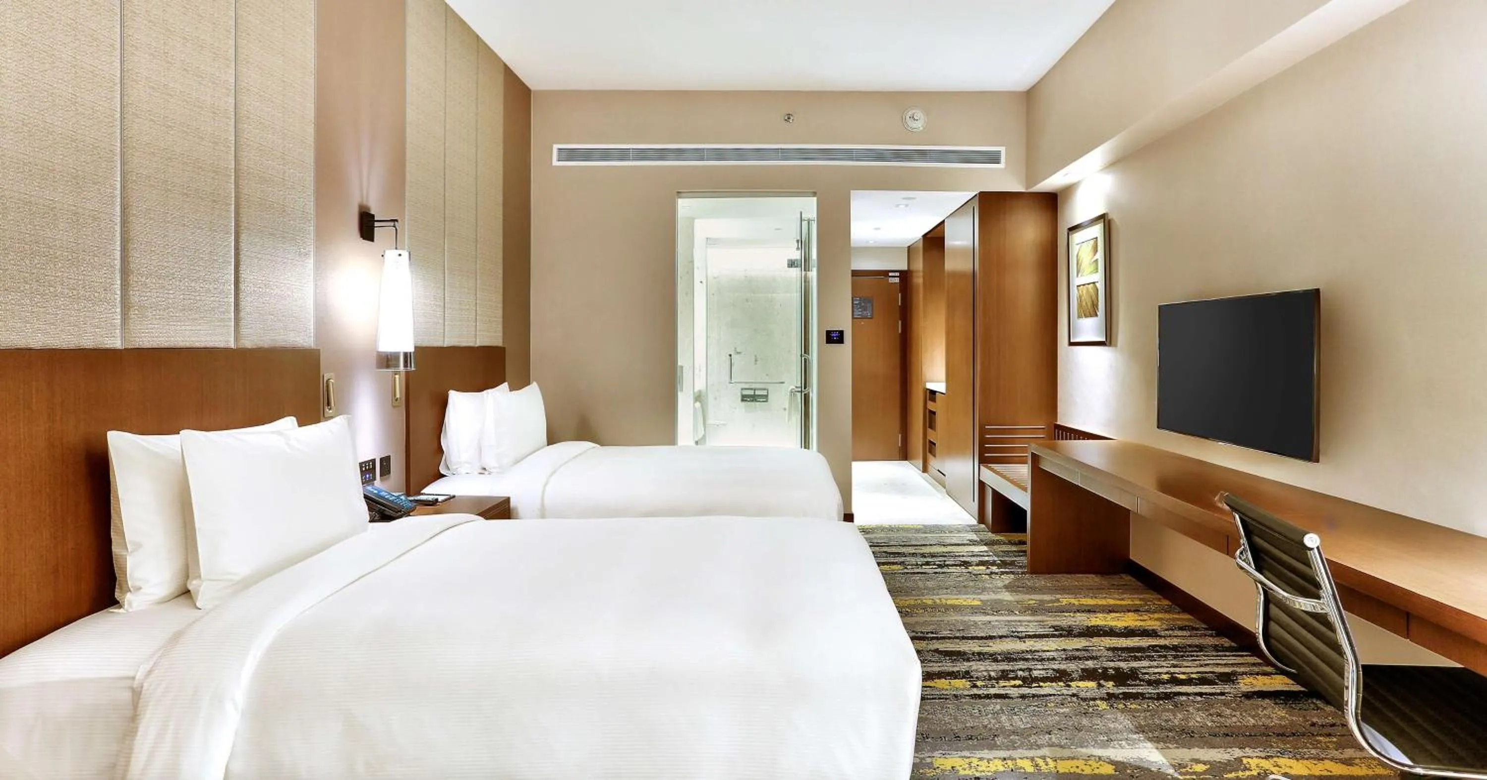 Bed in Hilton Kota Kinabalu