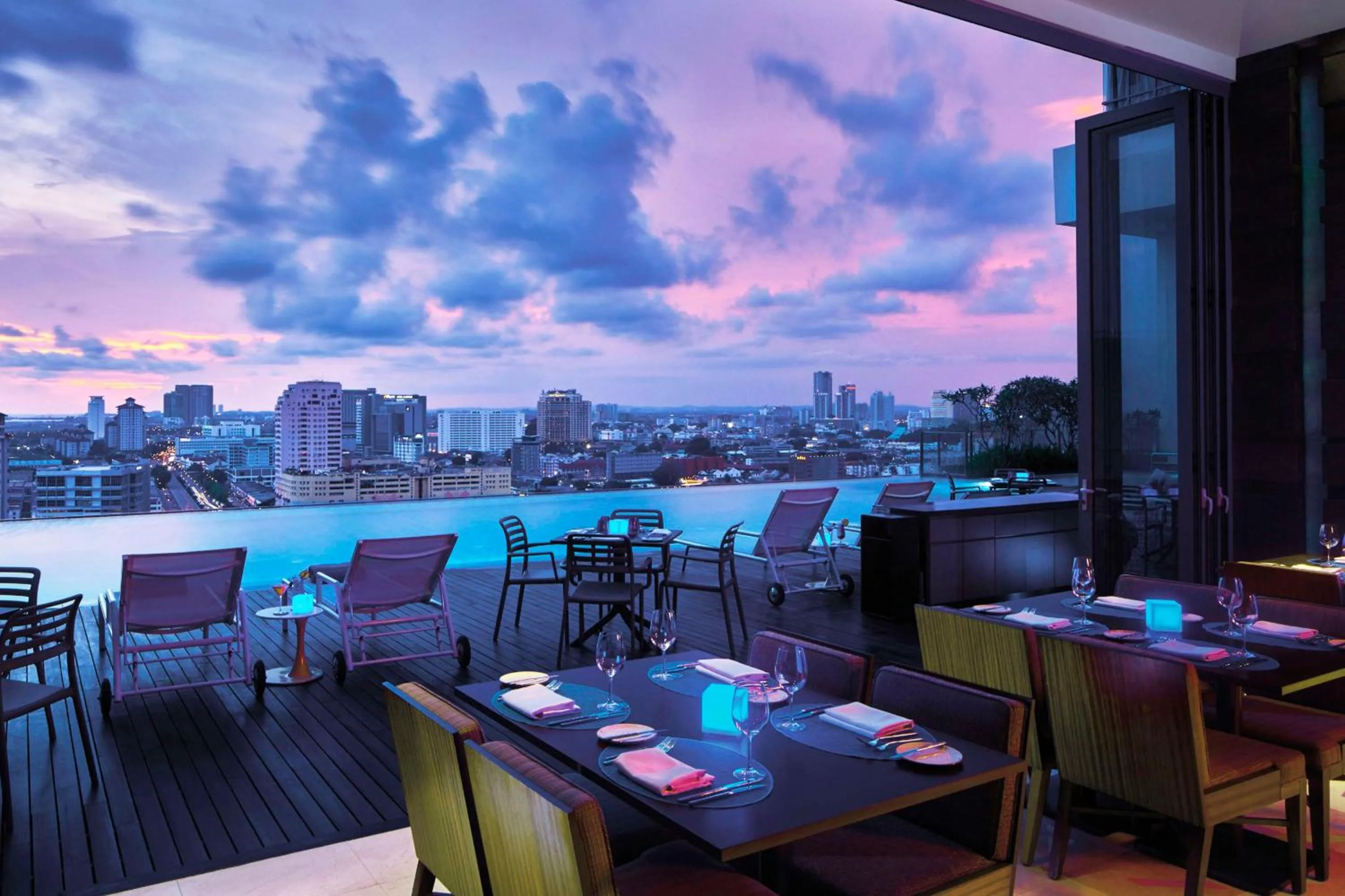 Restaurant/places to eat in DoubleTree by Hilton Melaka