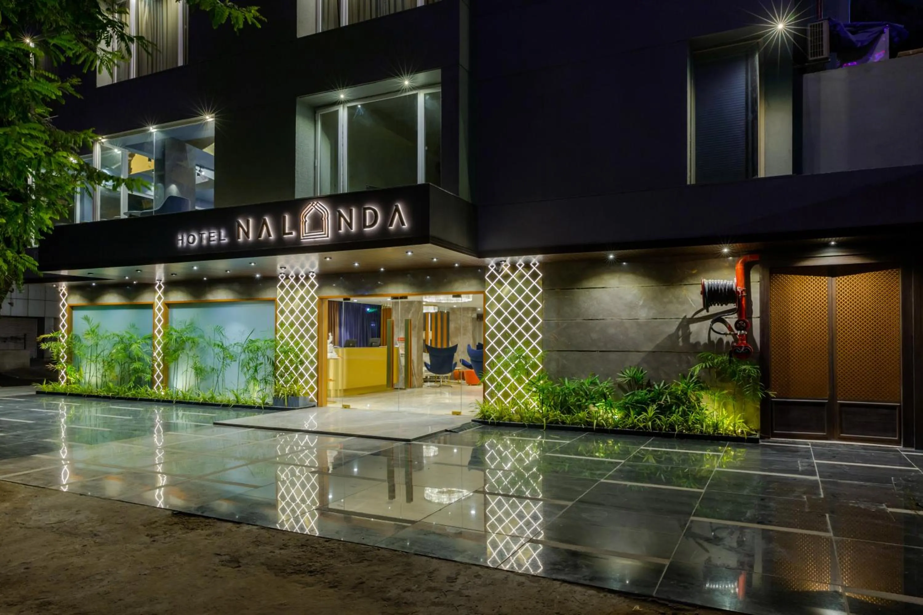 Facade/entrance in Hotel Nalanda