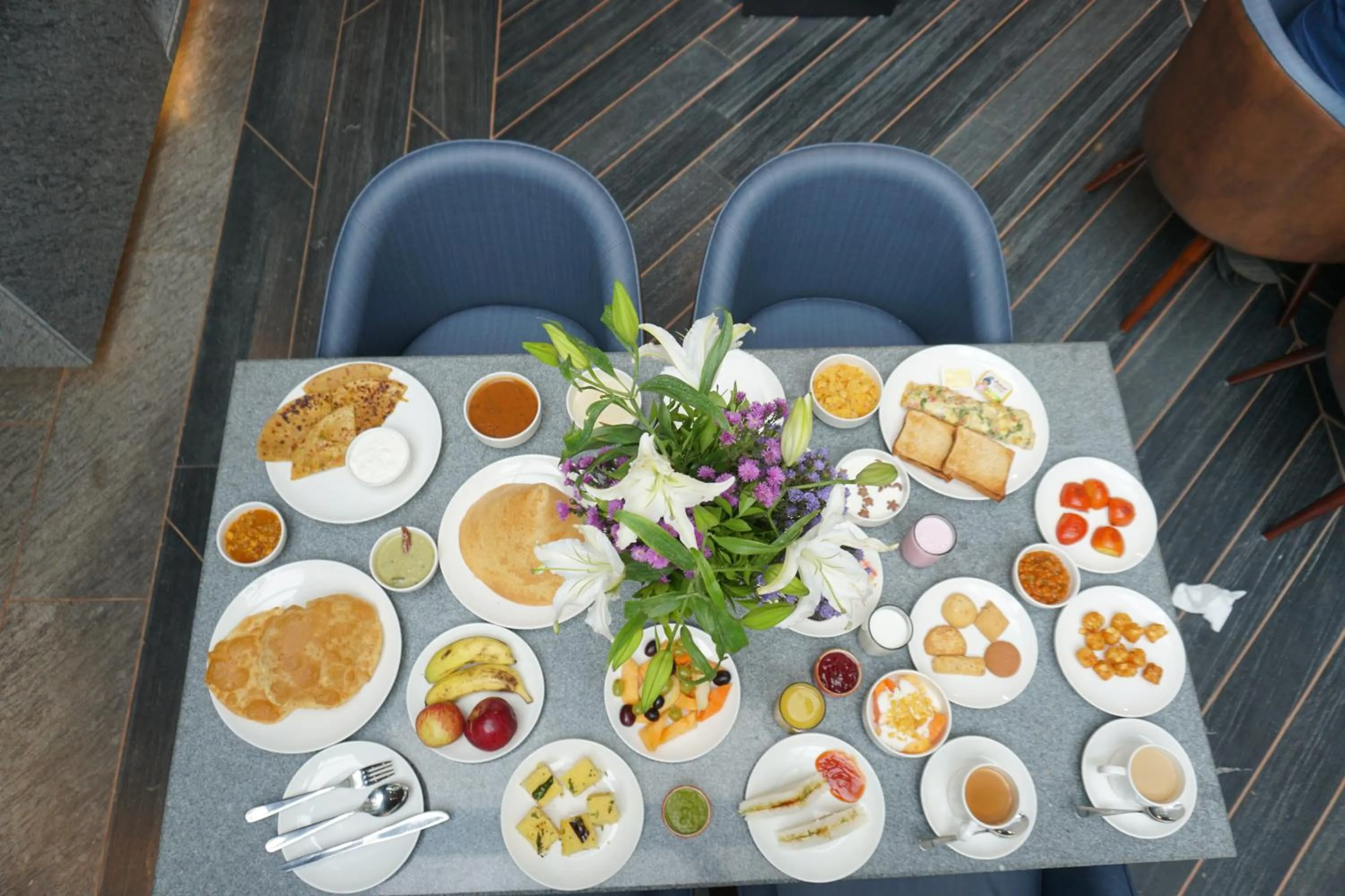 Restaurant/places to eat in Hotel Nalanda