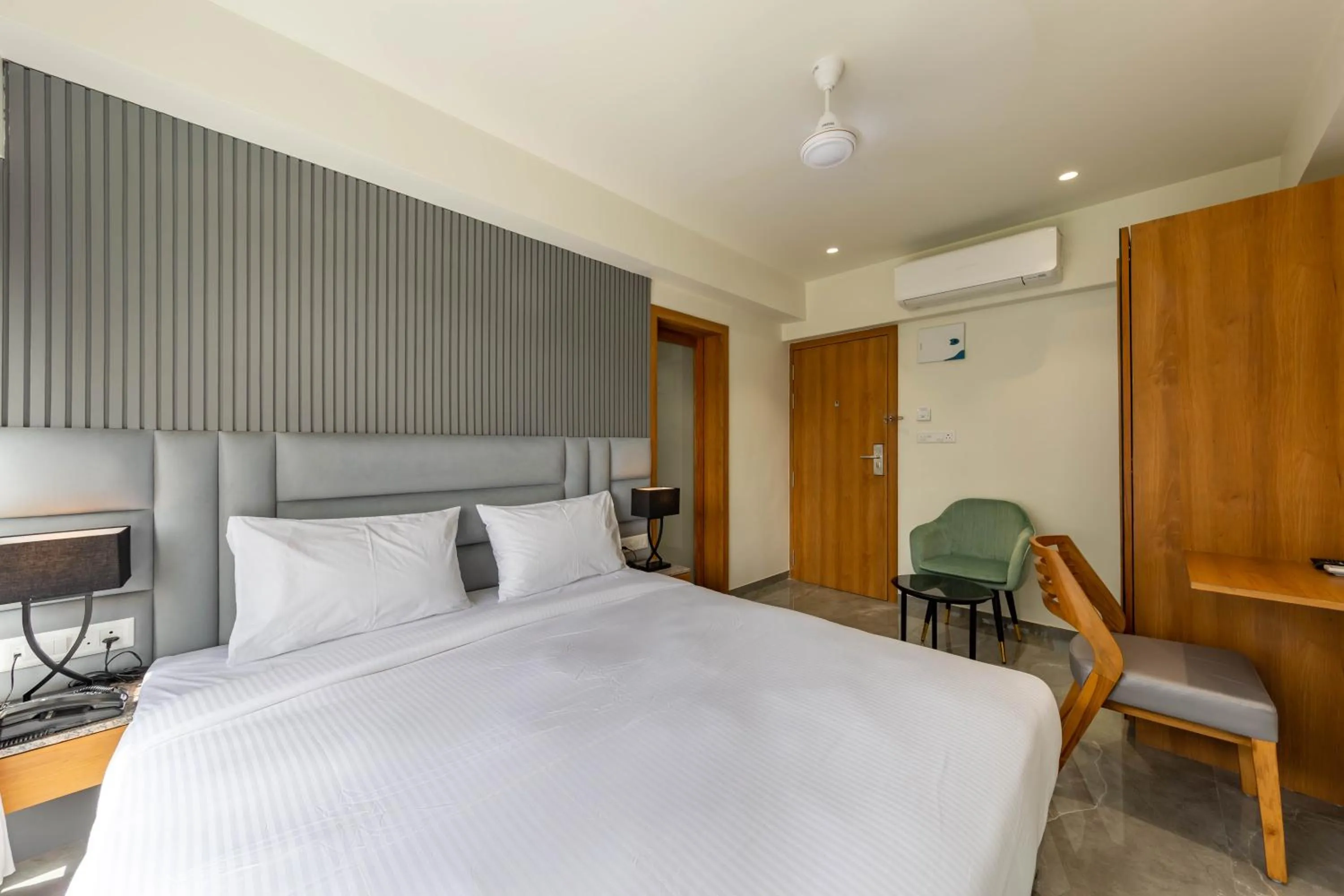 View (from property/room), Bed in Hotel Nalanda