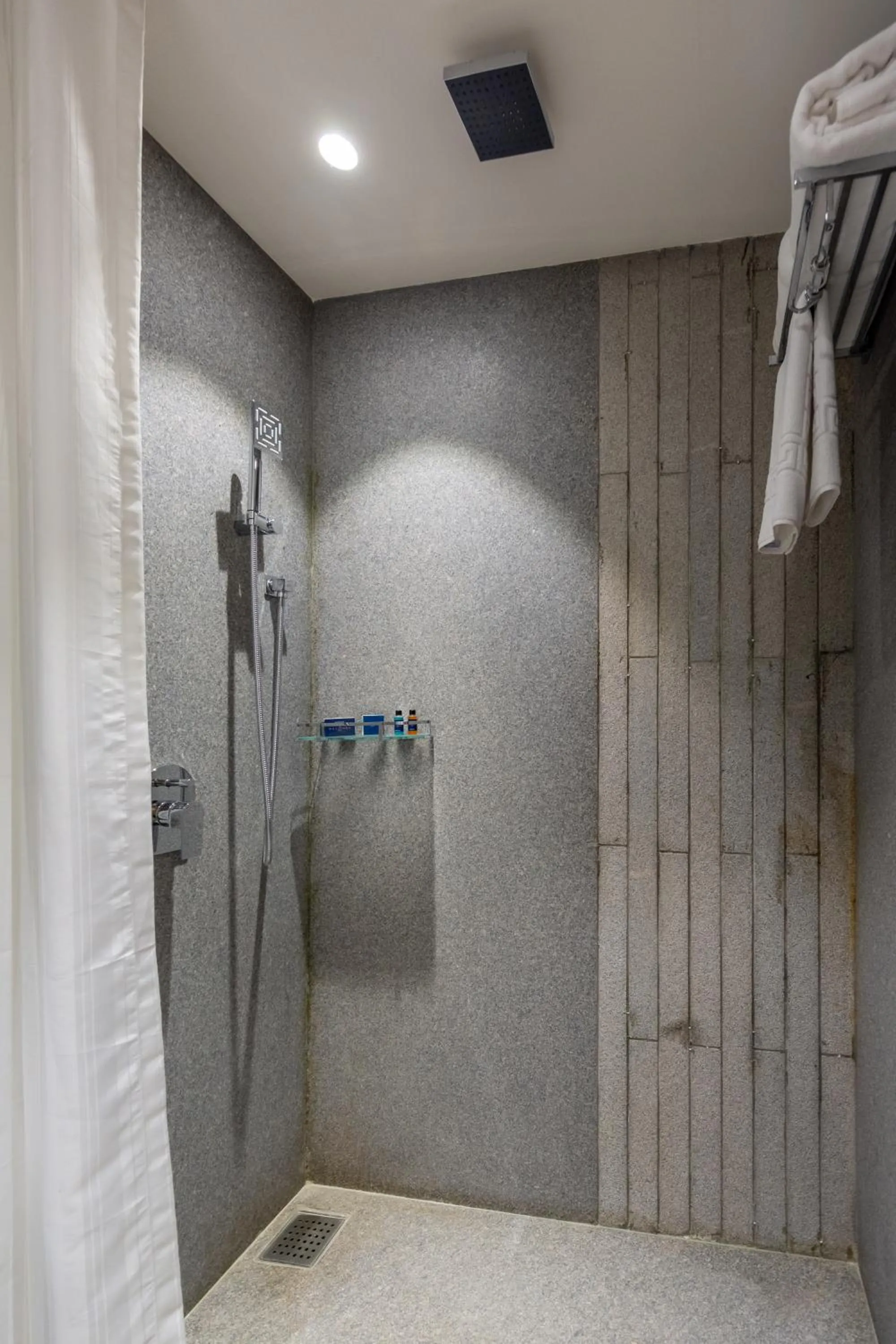 Bathroom in Hotel Nalanda