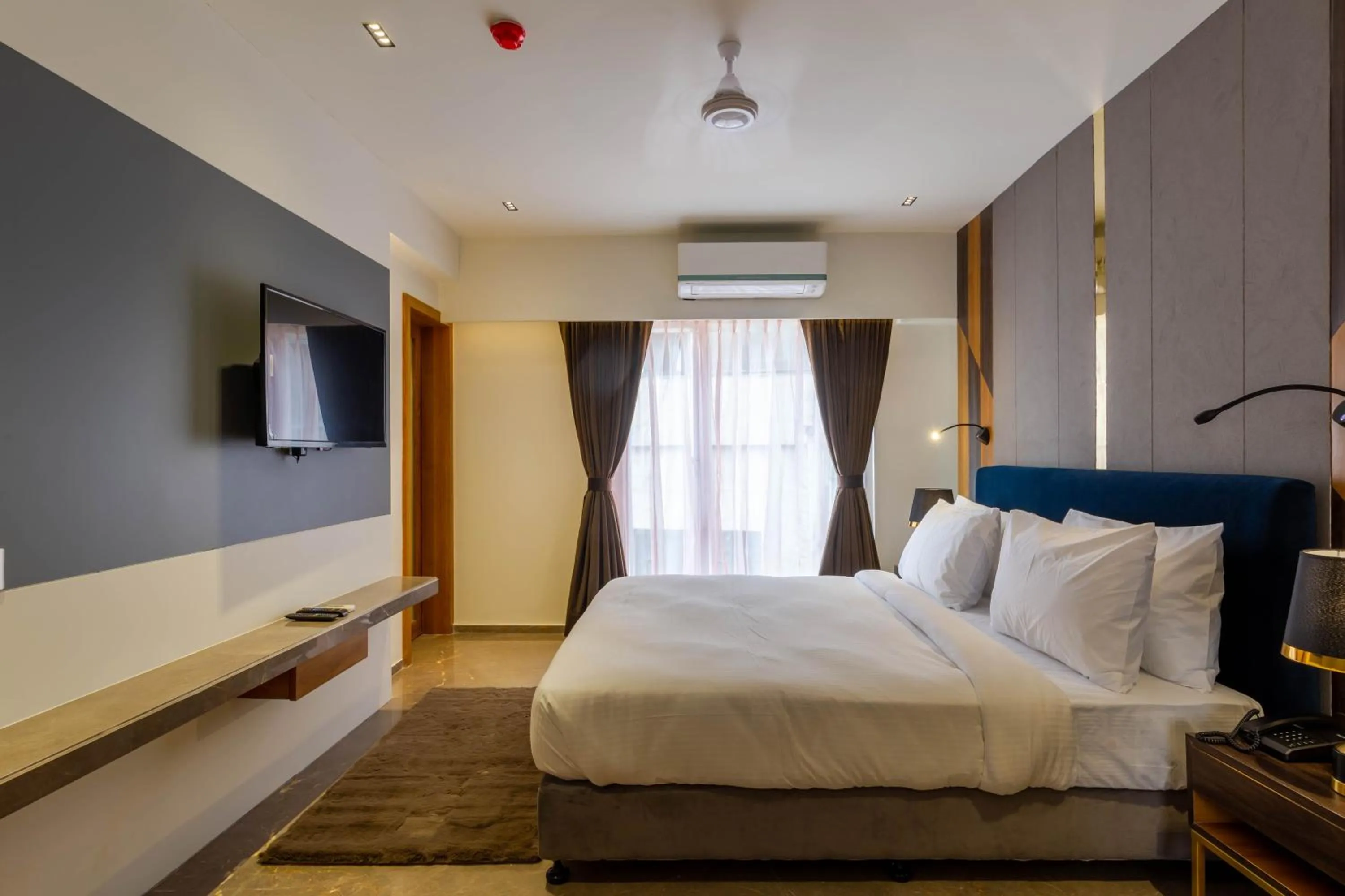 View (from property/room), Bed in Hotel Nalanda