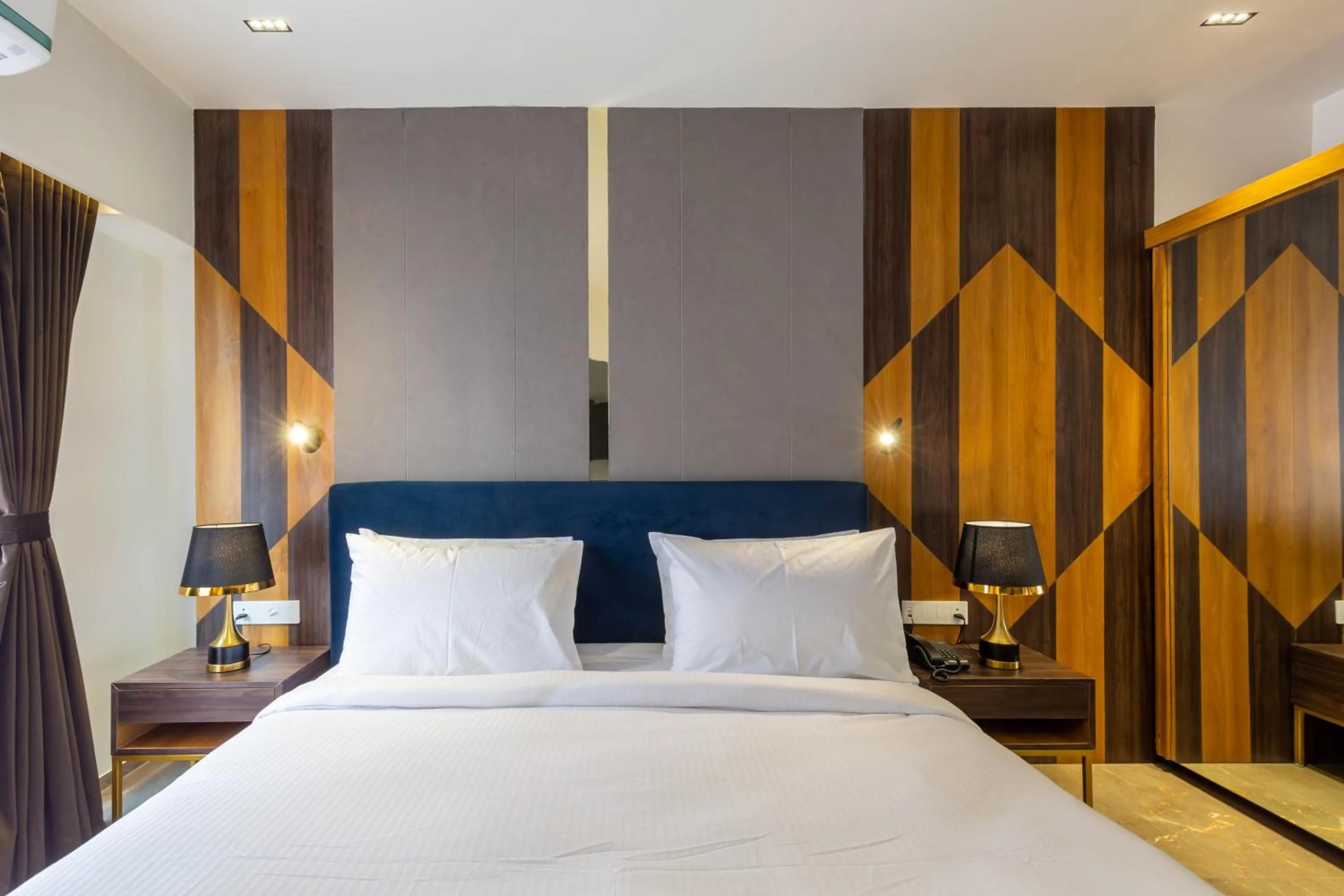 Bed in Hotel Nalanda