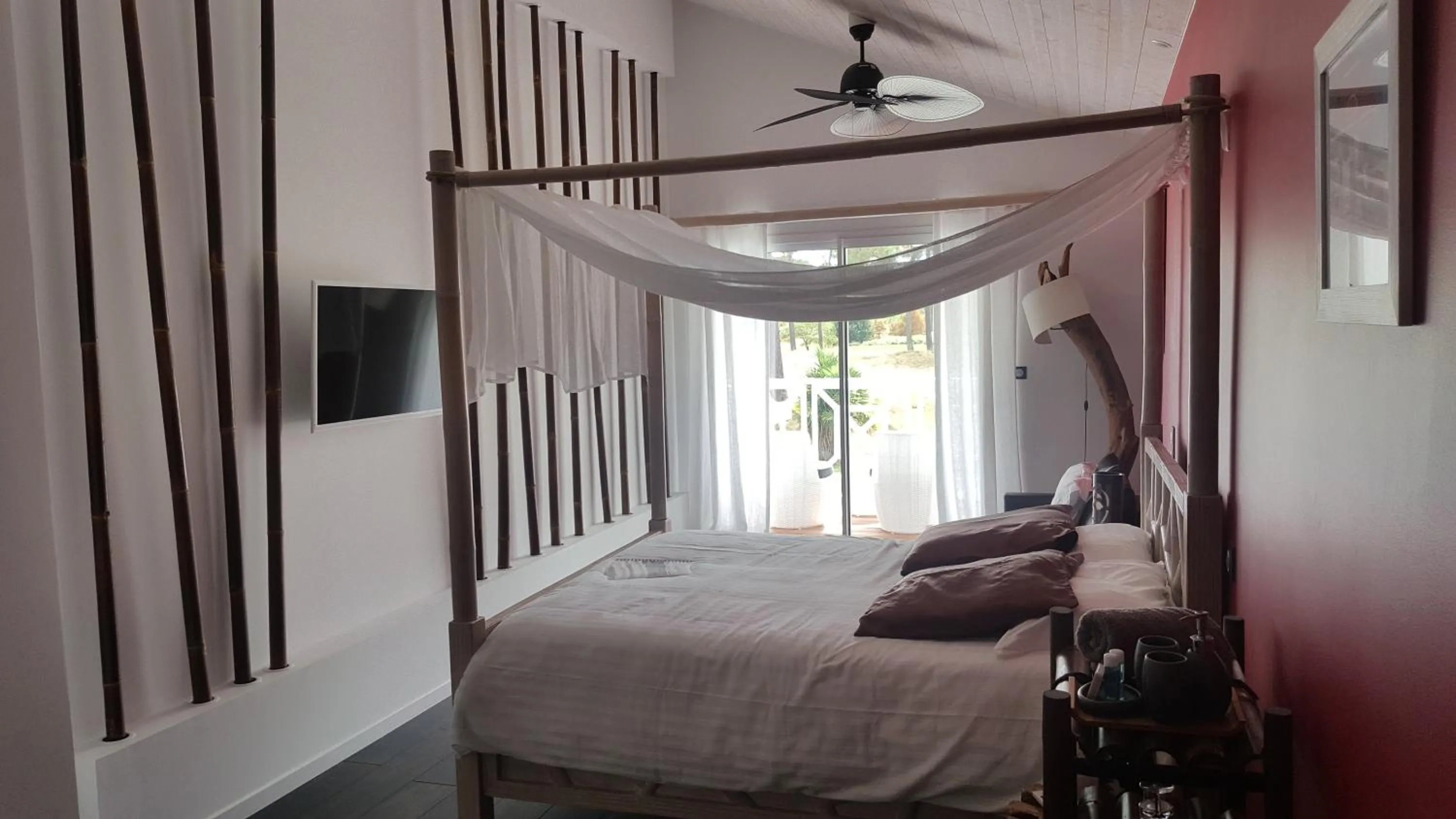 Photo of the whole room, Bed in Villa BORA BORA