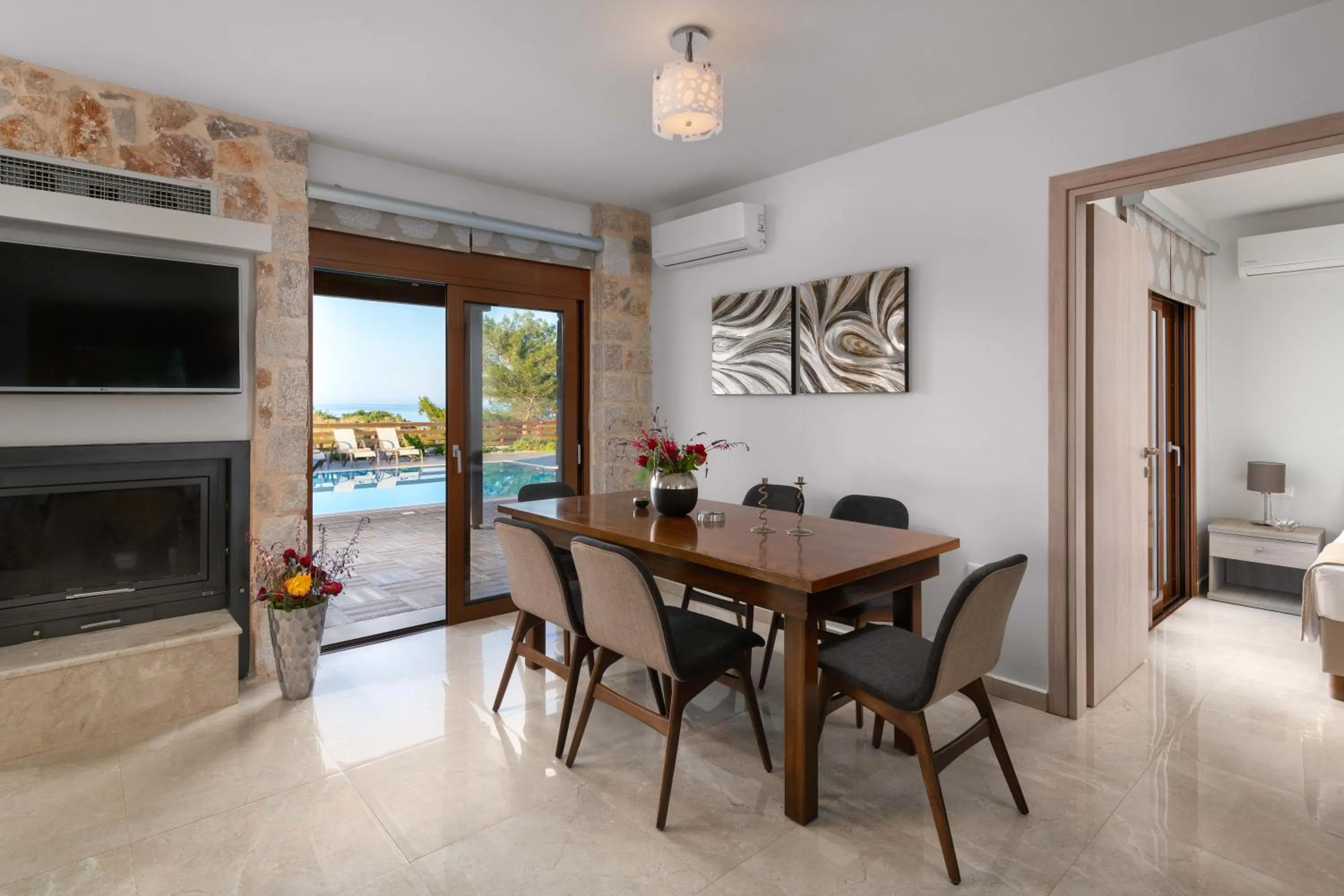 Dining area in Sperveri Enalio Villas