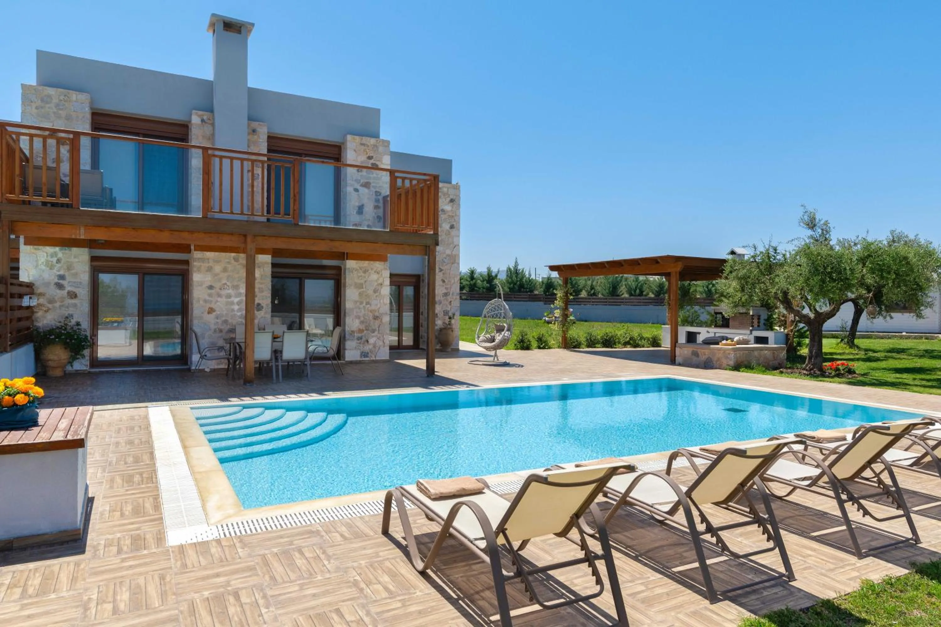 Swimming pool in Sperveri Enalio Villas