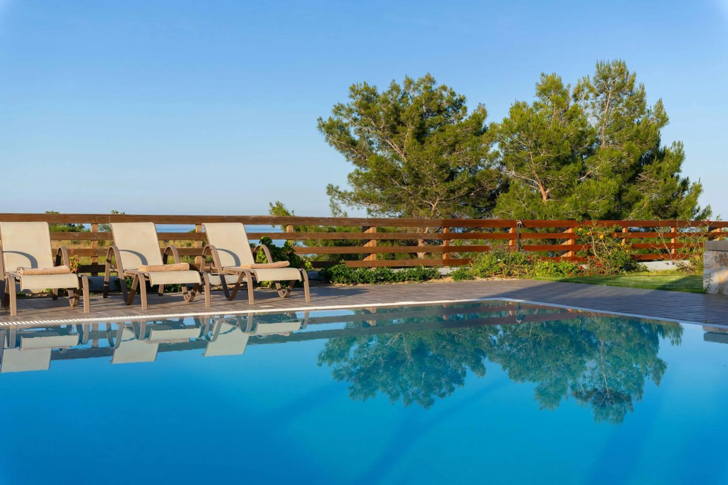Swimming pool in Sperveri Enalio Villas