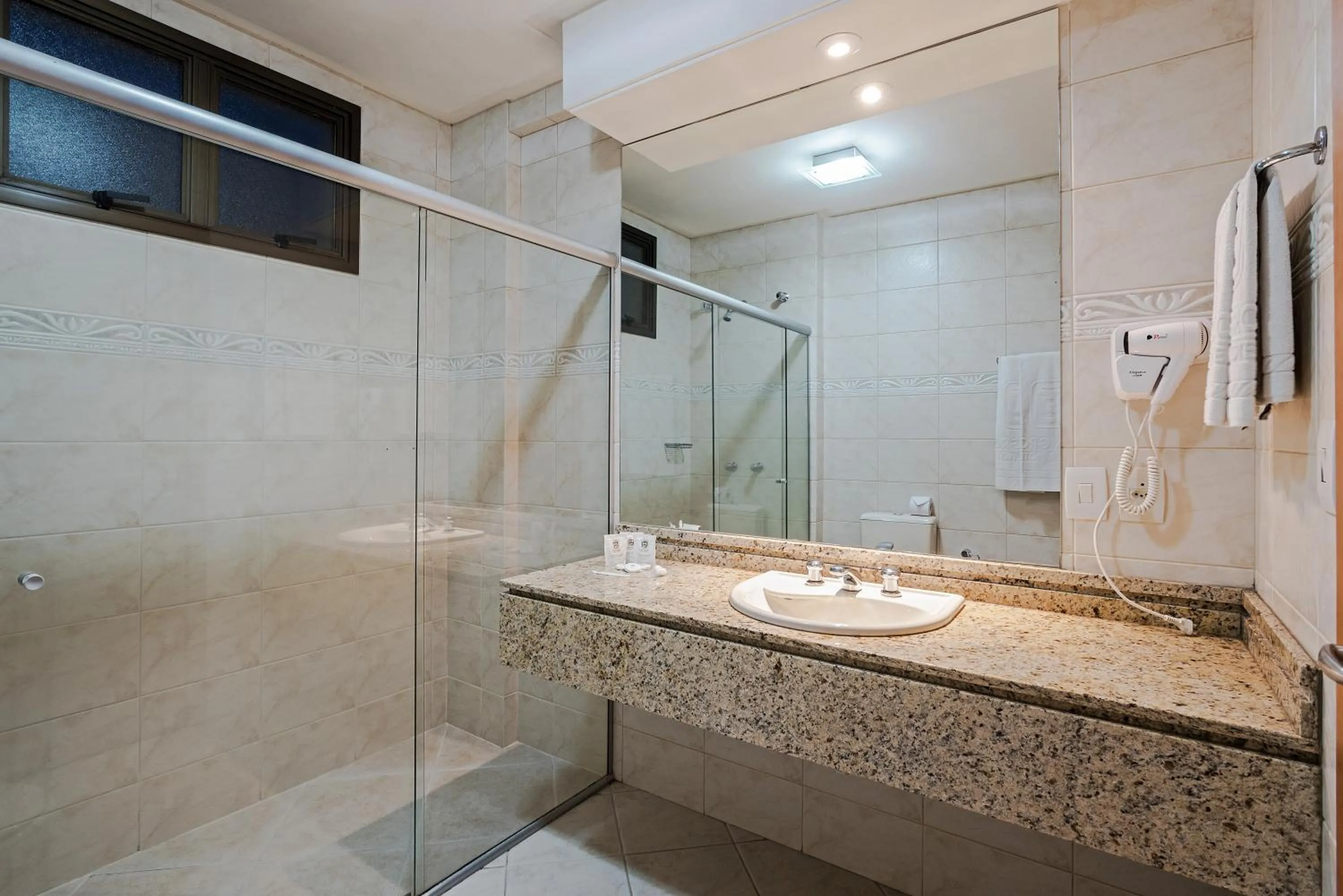 Bathroom in Astron Ponta Grossa Plaza by Nobile