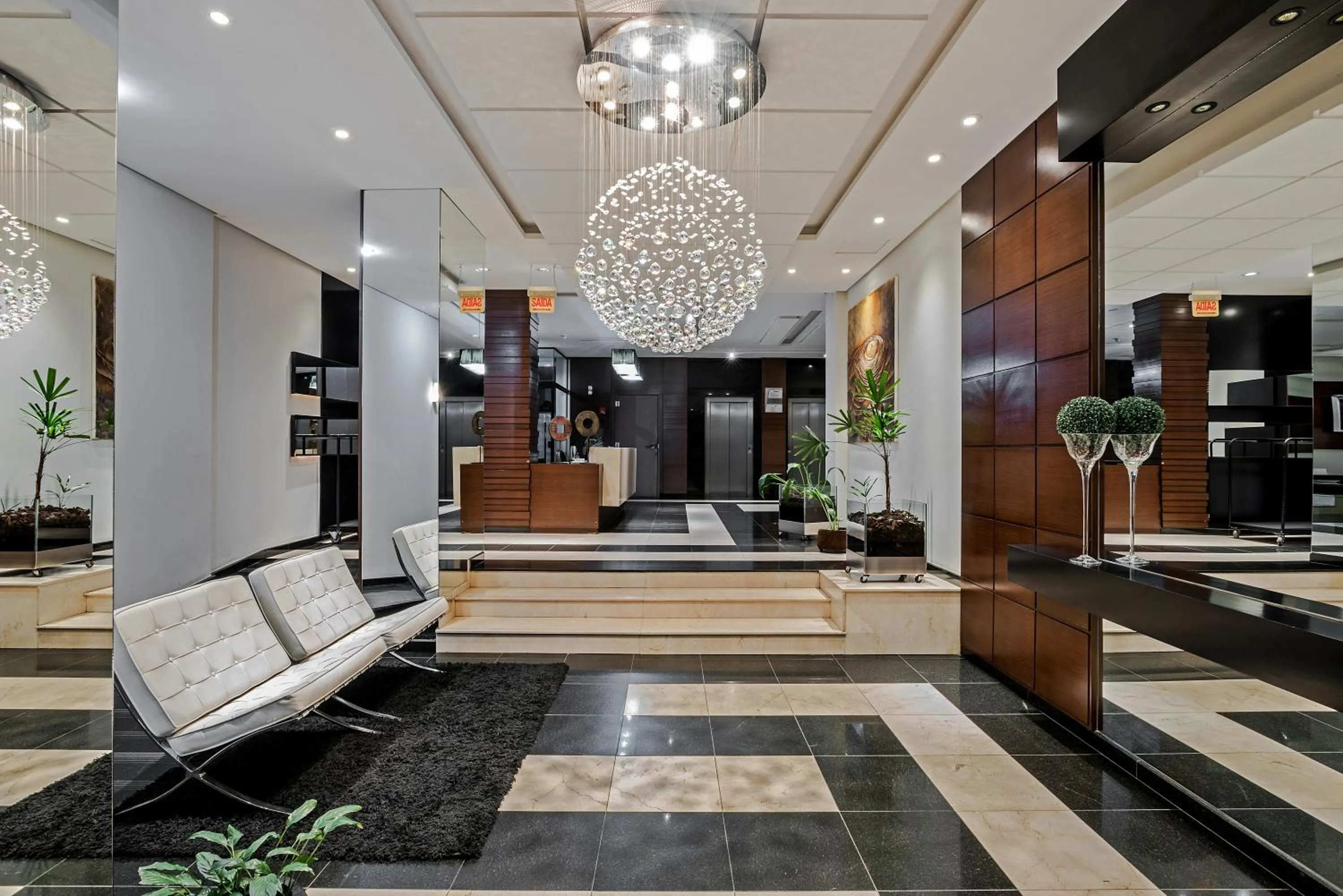 Lobby or reception in Astron Ponta Grossa Plaza by Nobile