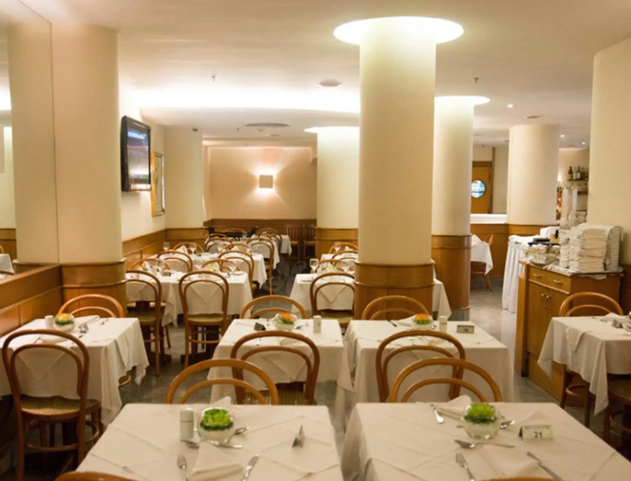 Restaurant/places to eat in Windsor Martinique Copacabana Restaurant/places to eat in Windsor Martinique Copacabana