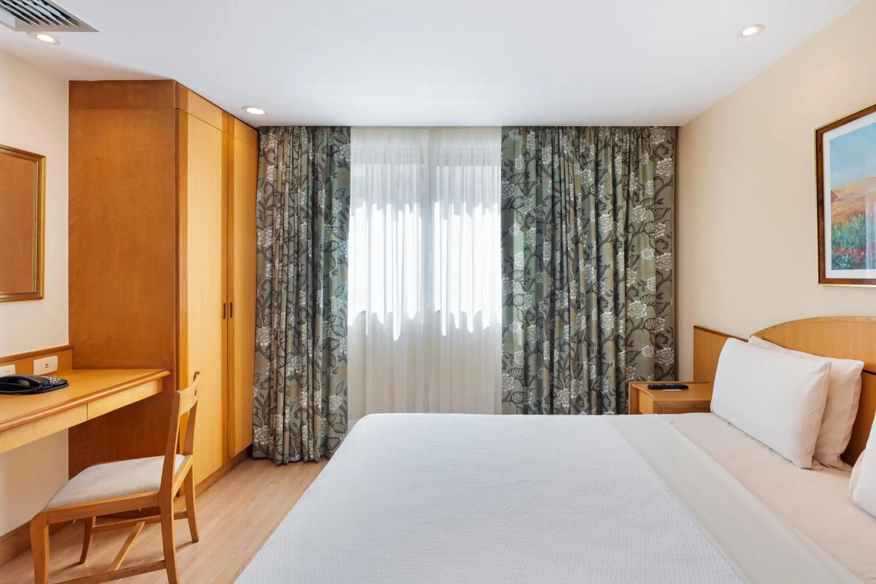 Bedroom, Bed in Windsor Martinique Copacabana Bedroom, Bed in Windsor Martinique Copacabana