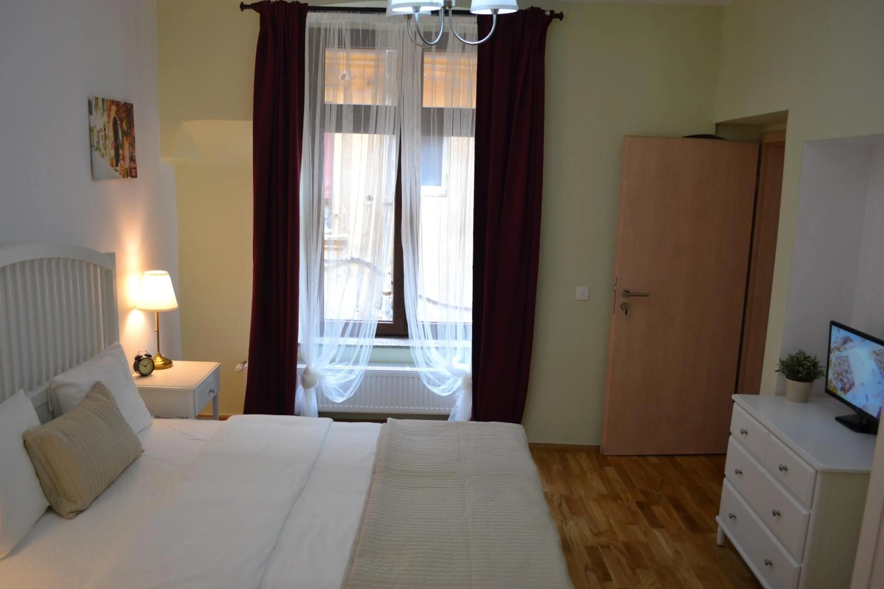 Photo of the whole room, Bed in Casa Krone - Piața Sfatului