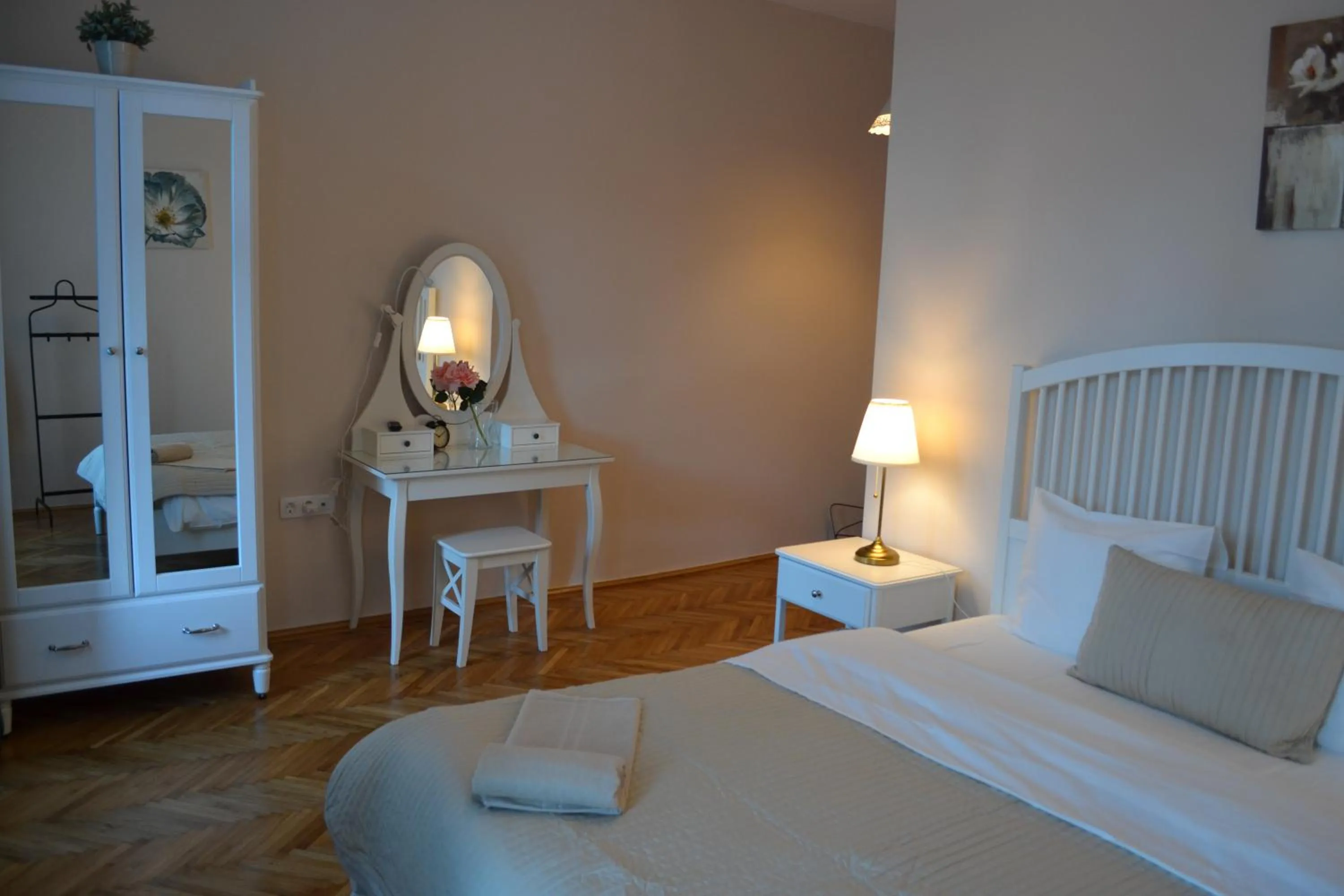 Photo of the whole room, Bed in Casa Krone - Piața Sfatului