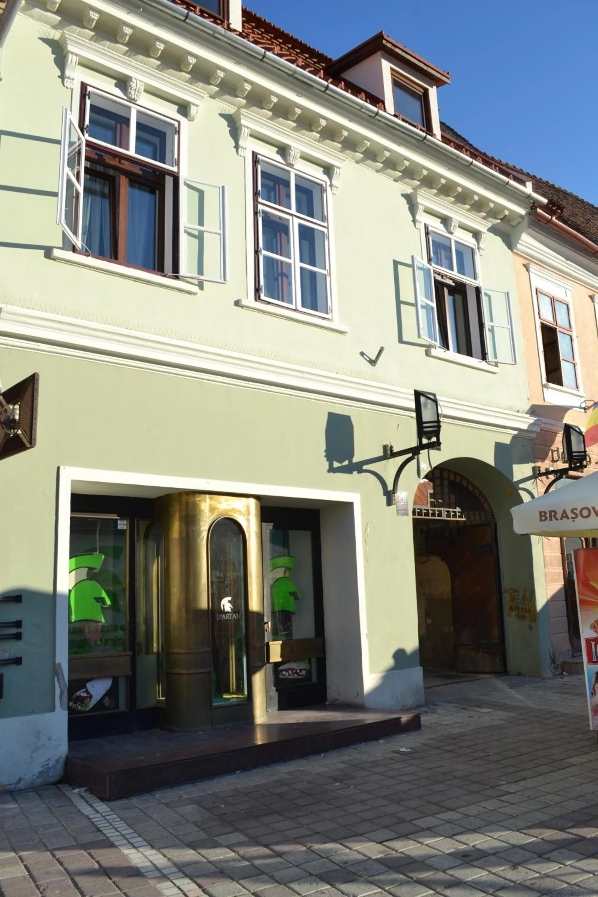 Facade/entrance in Casa Krone - Piața Sfatului