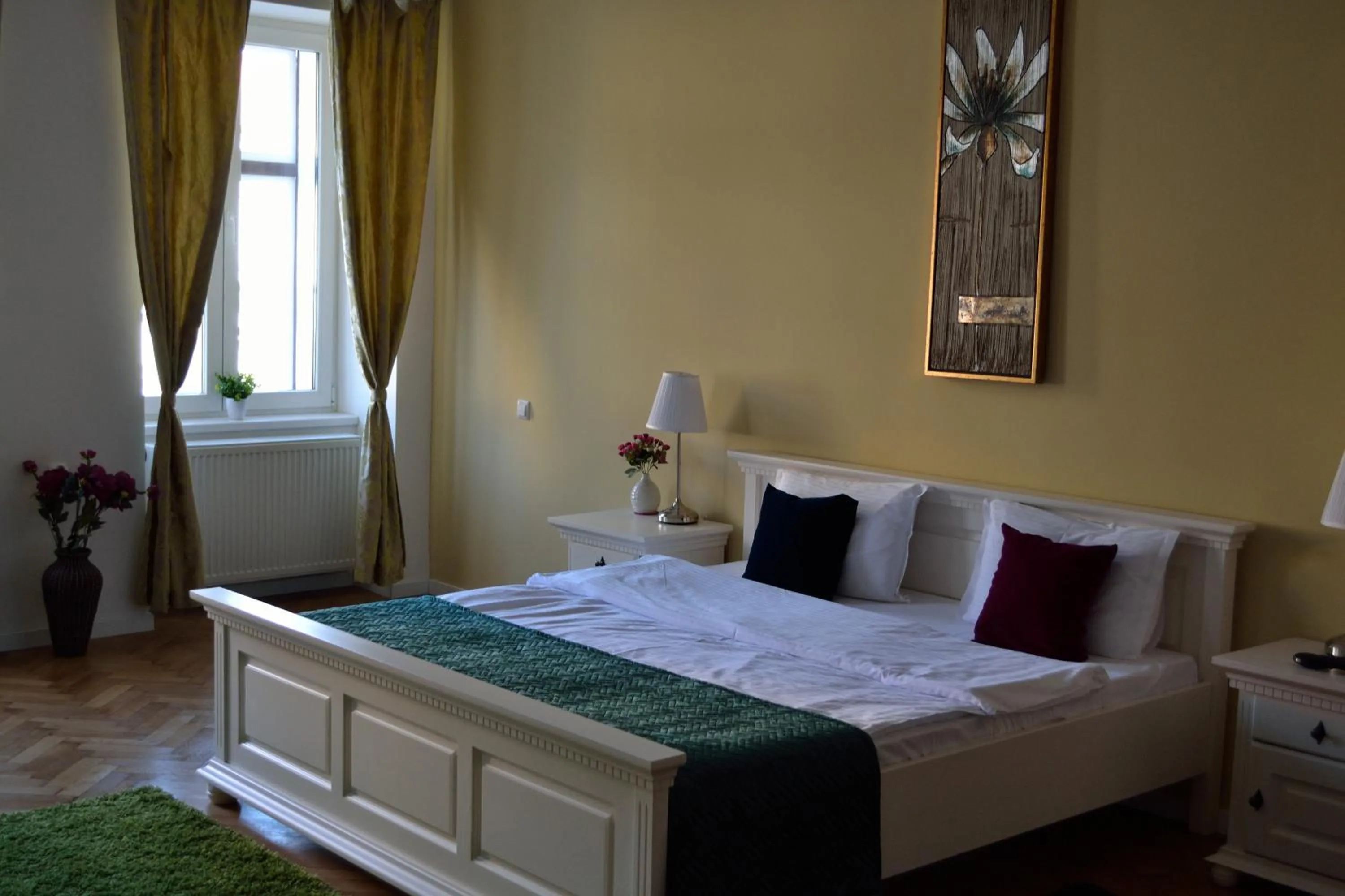 Photo of the whole room, Bed in Casa Krone - Piața Sfatului