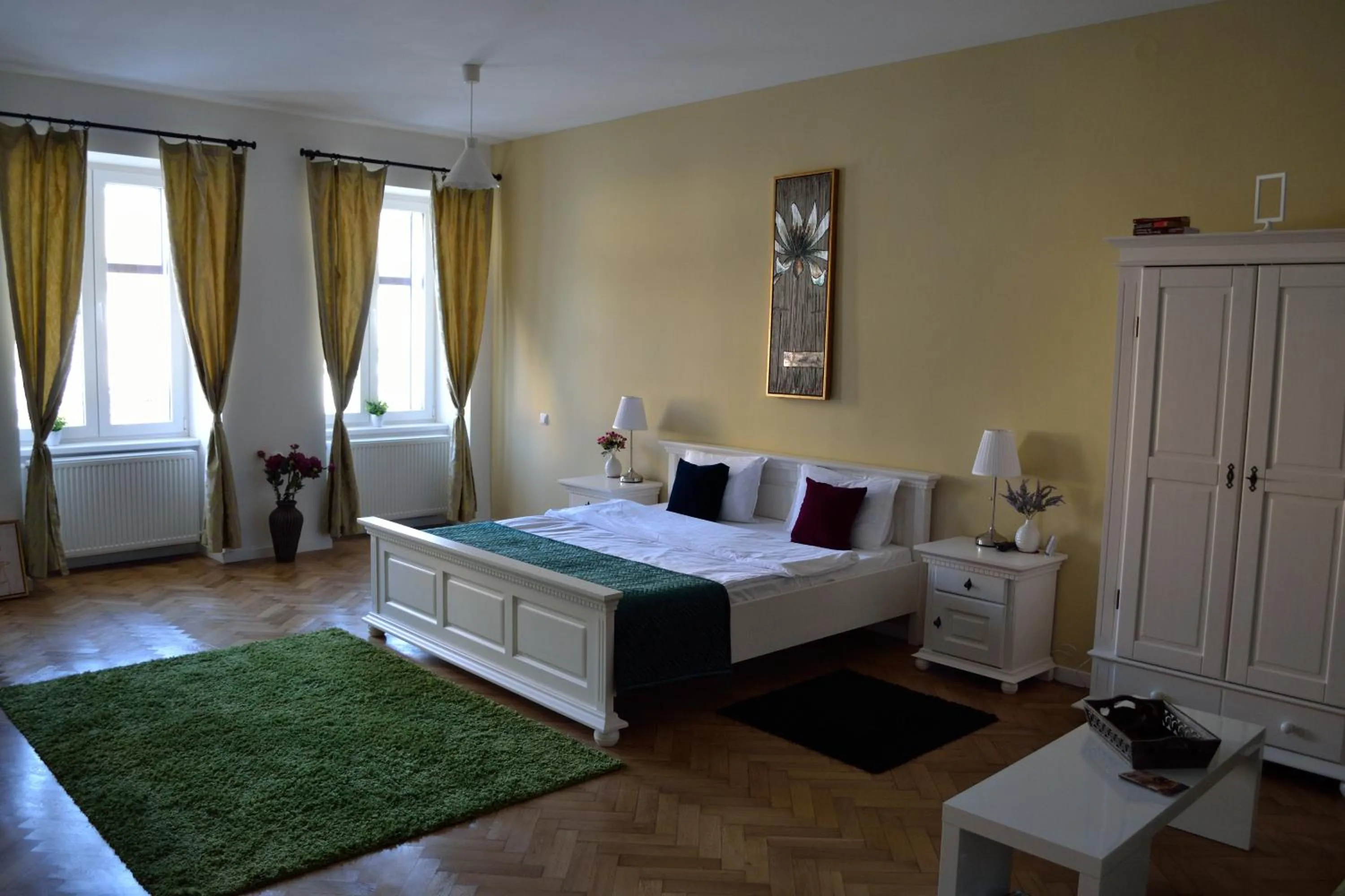 Photo of the whole room, Bed in Casa Krone - Piața Sfatului