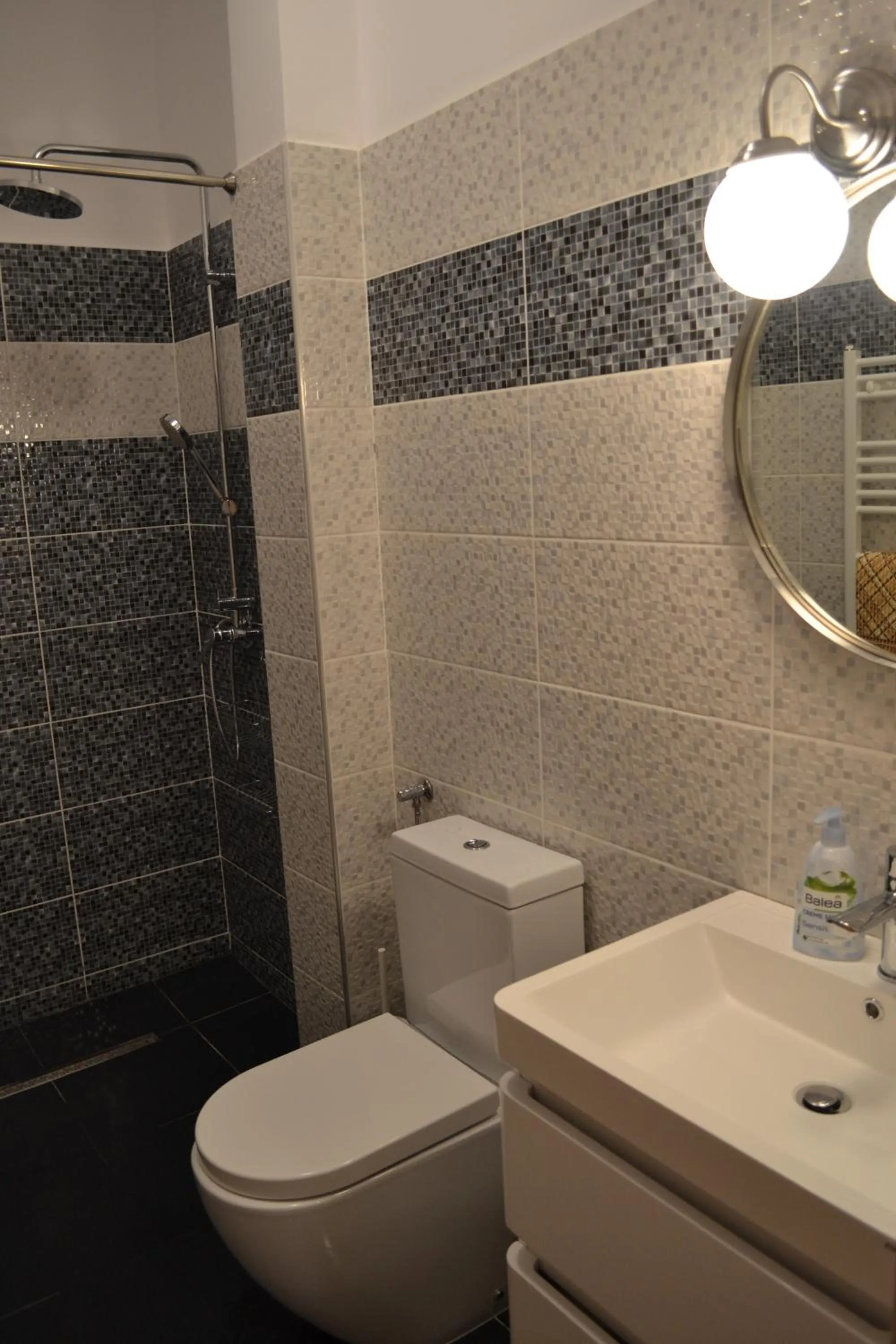 Bathroom in Casa Krone - Piața Sfatului