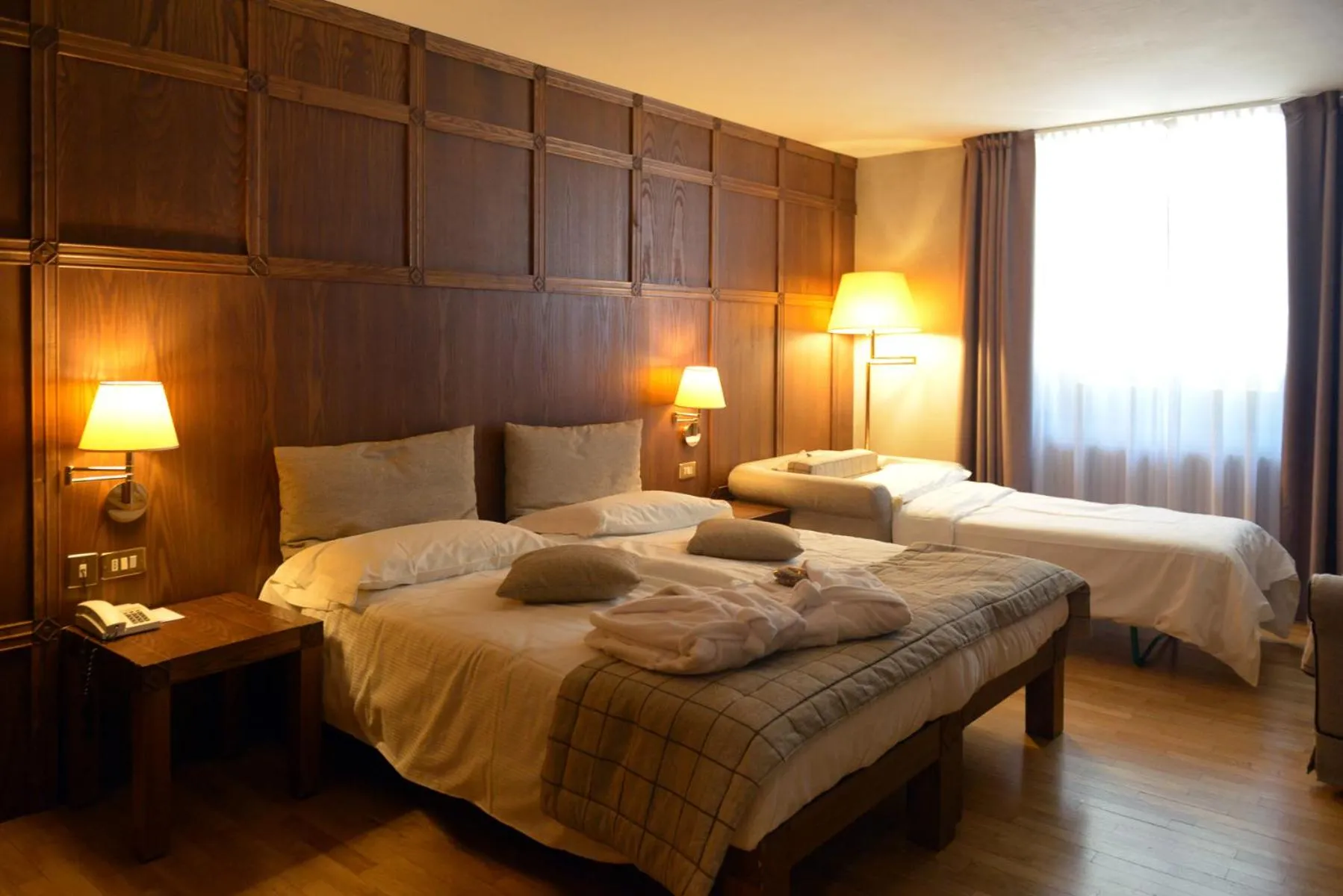 Photo of the whole room, Bed in Savoia Palace Hotel