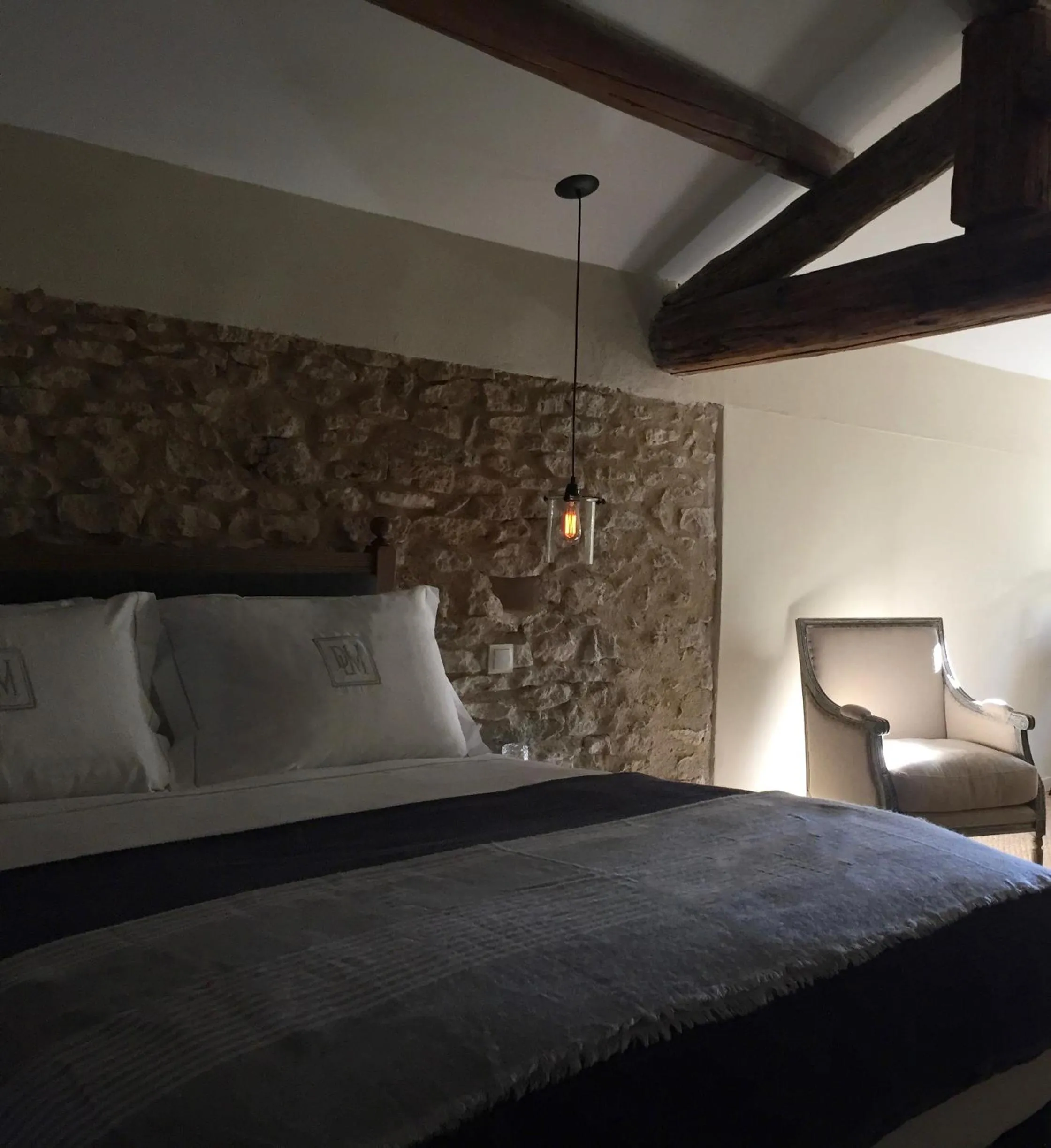 Bedroom, Bed in Domaine Les Martins - Gordes