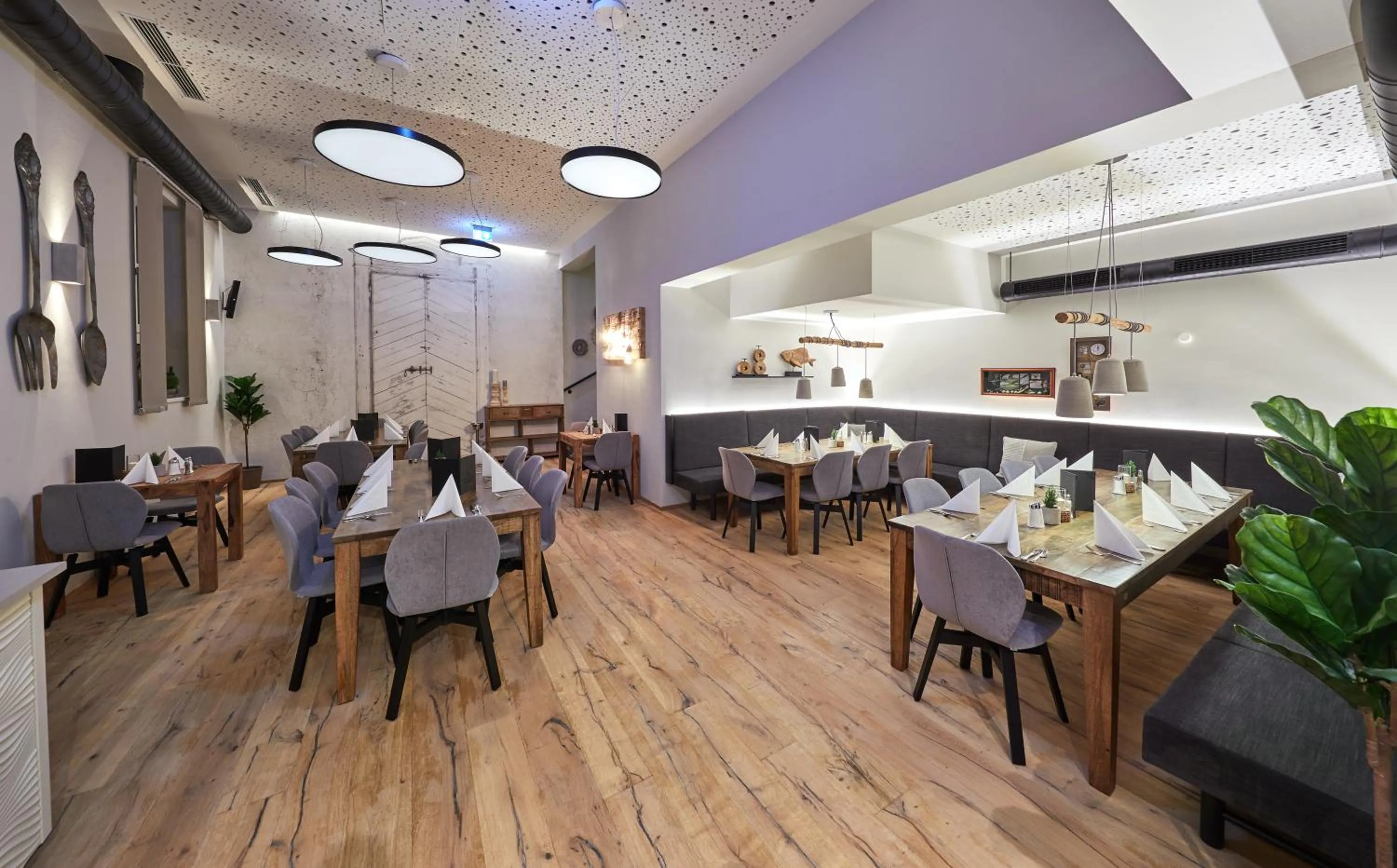 Restaurant/places to eat in TWO TIMEZ - Boutique Hotel