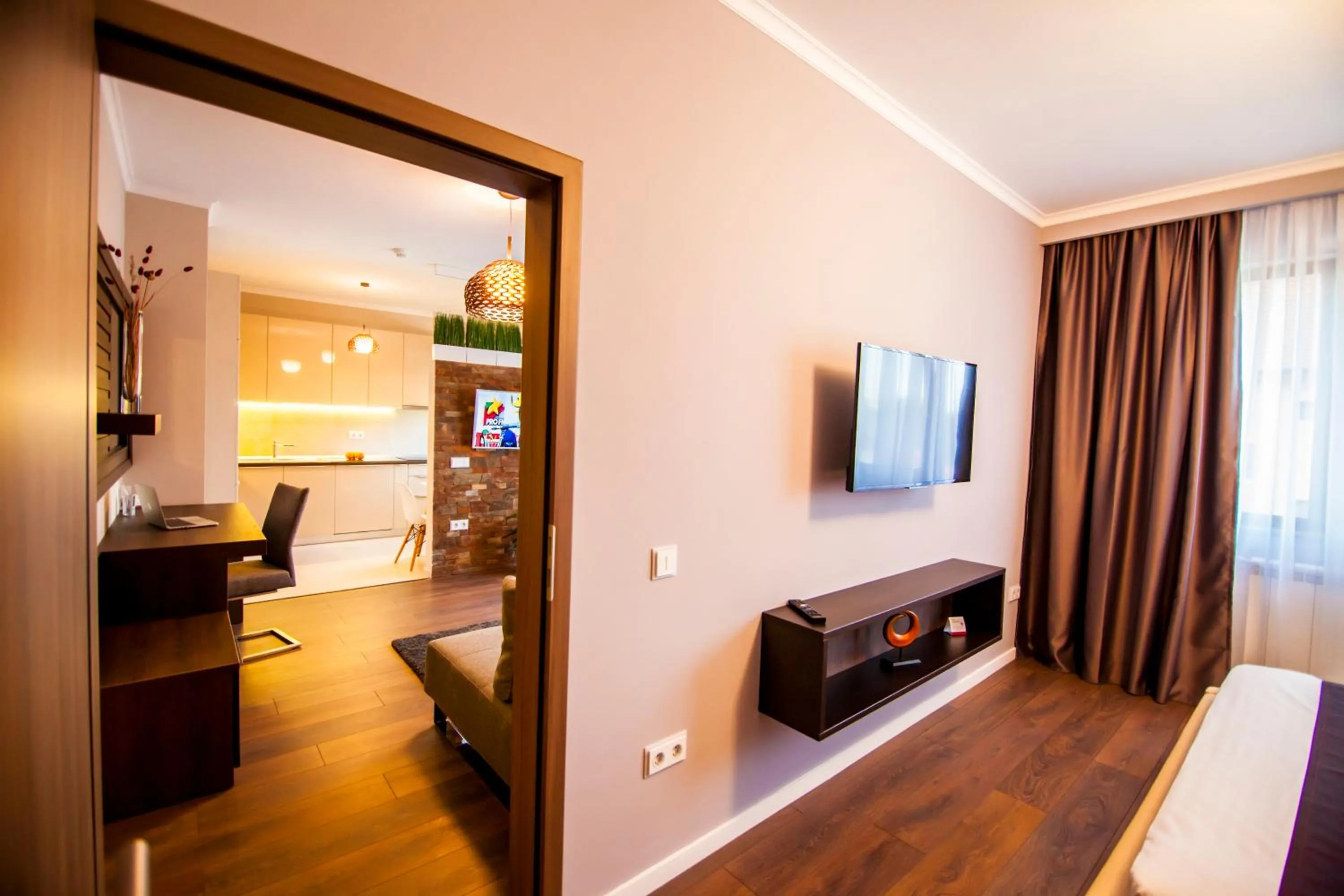 Photo of the whole room, Bed in Cluj Business Class