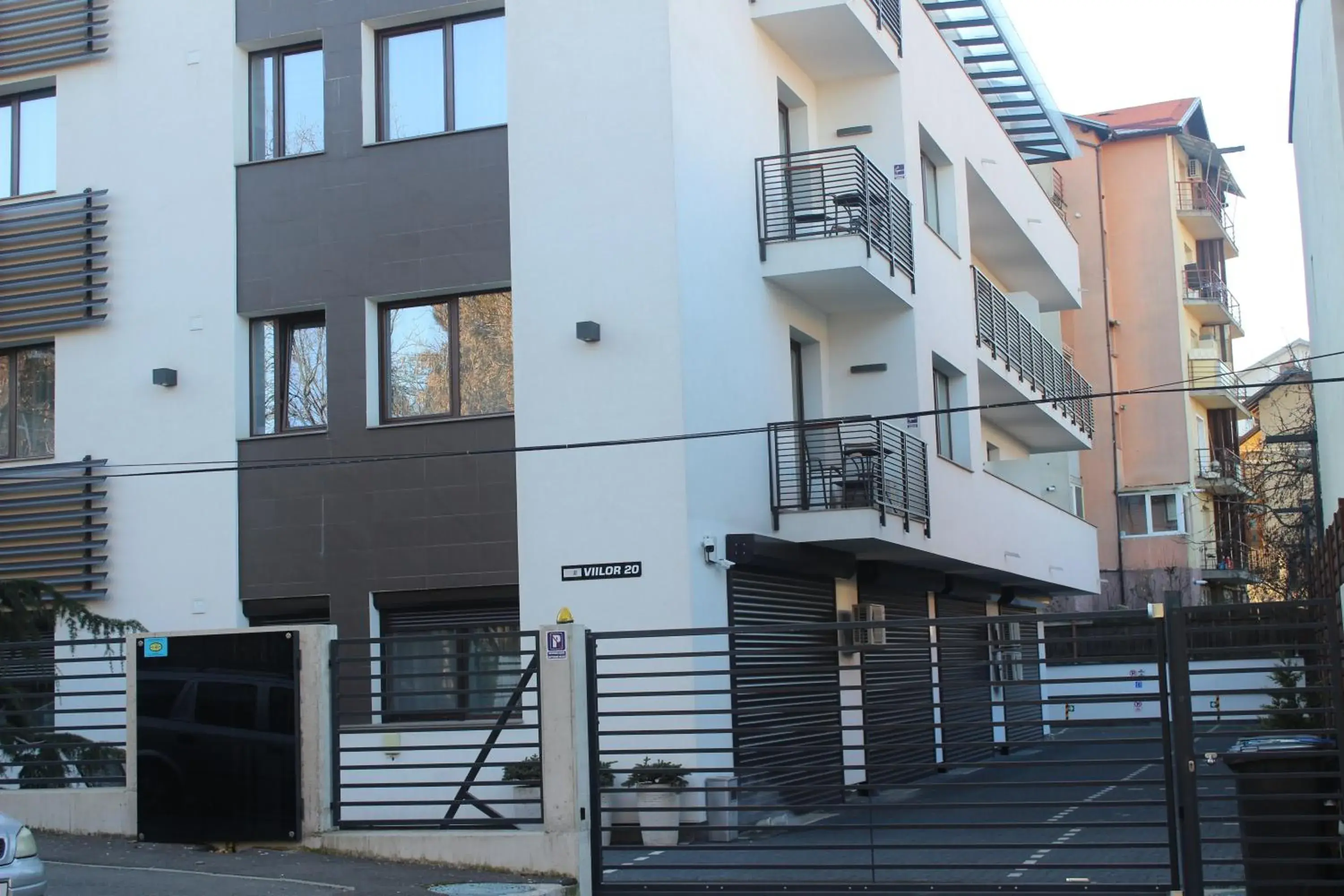 Facade/entrance in Cluj Business Class Facade/entrance in Cluj Business Class