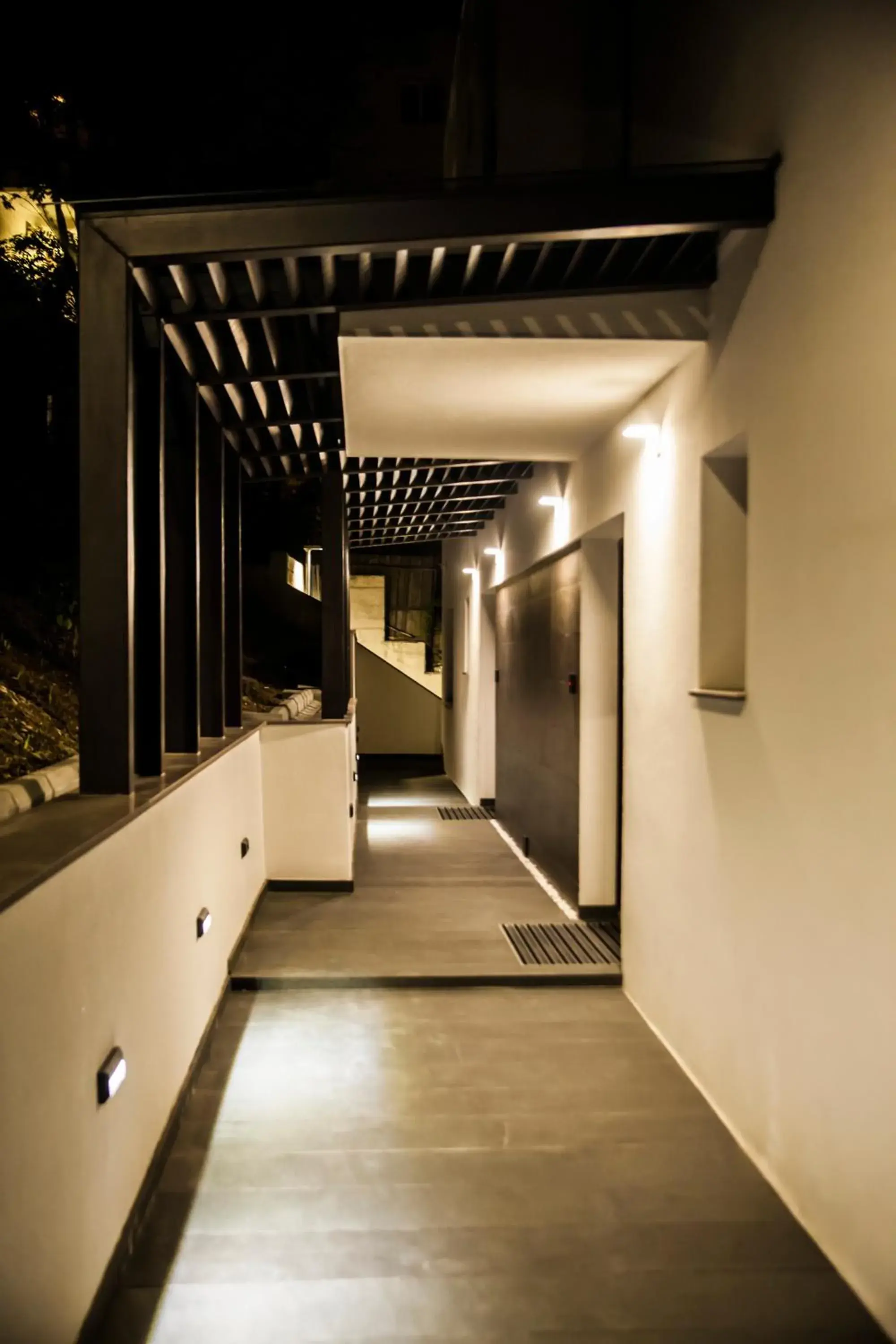 Facade/entrance in Cluj Business Class Facade/entrance in Cluj Business Class