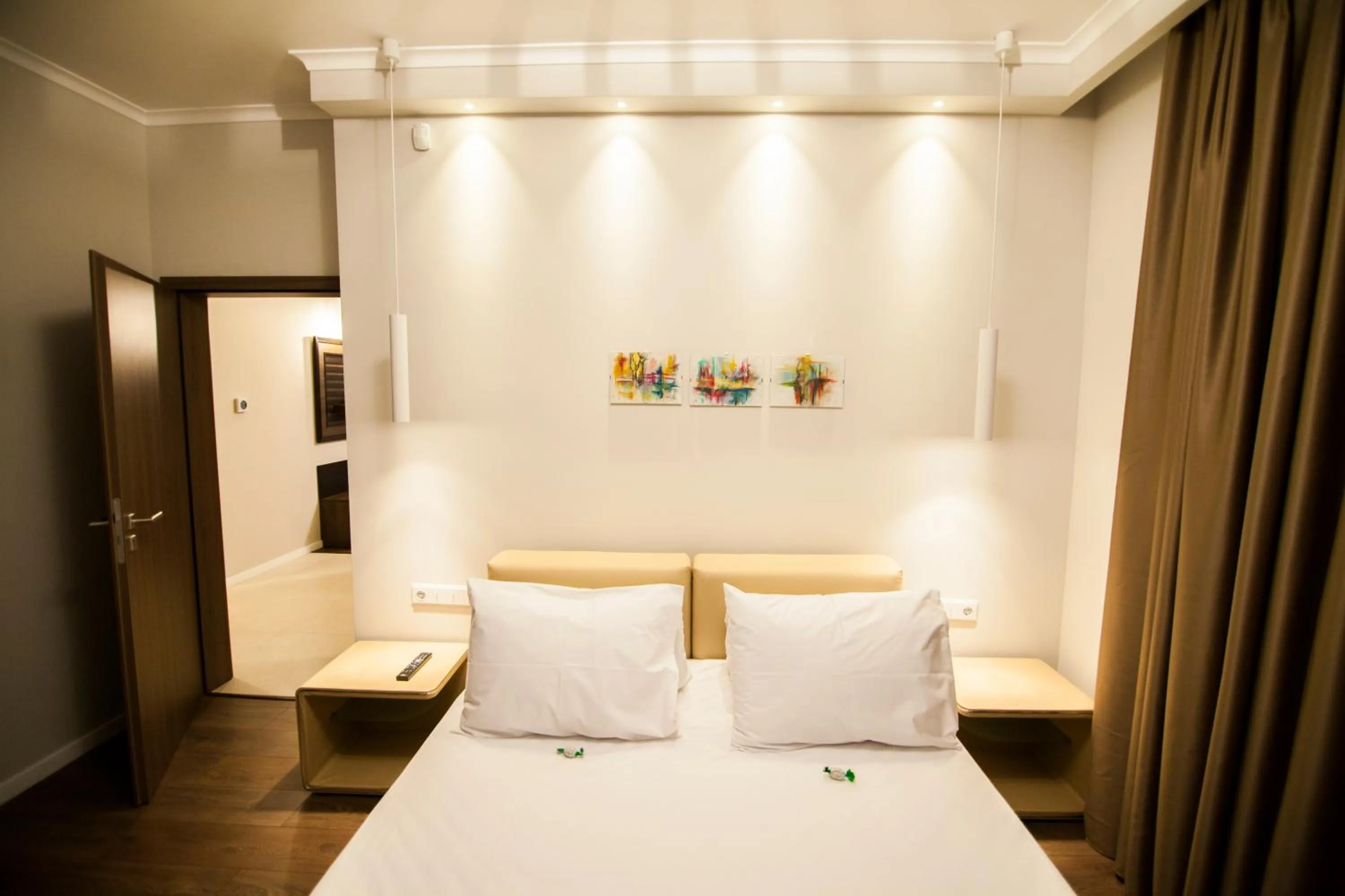 Photo of the whole room, Bed in Cluj Business Class