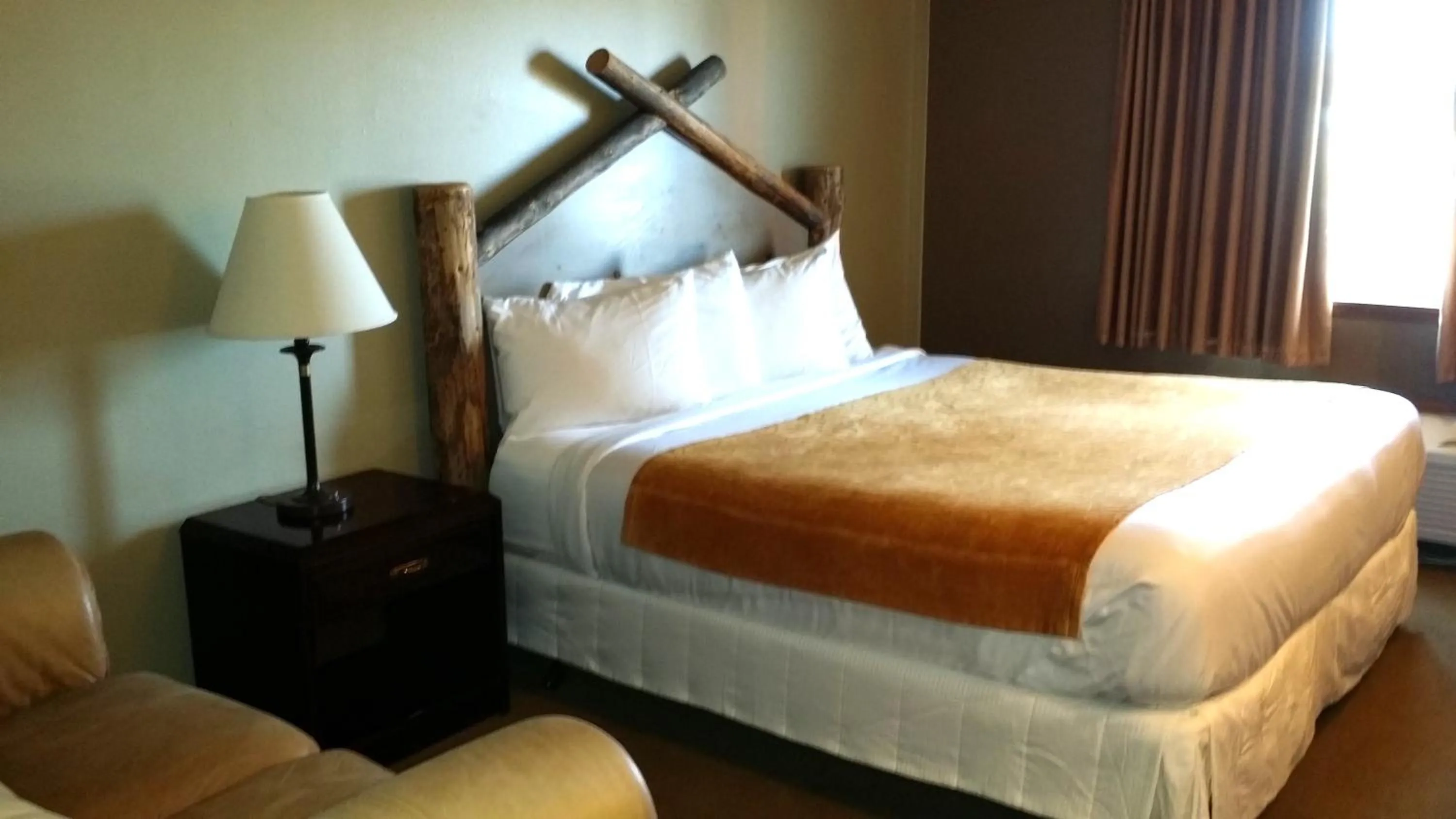 Rawlins Western Lodge