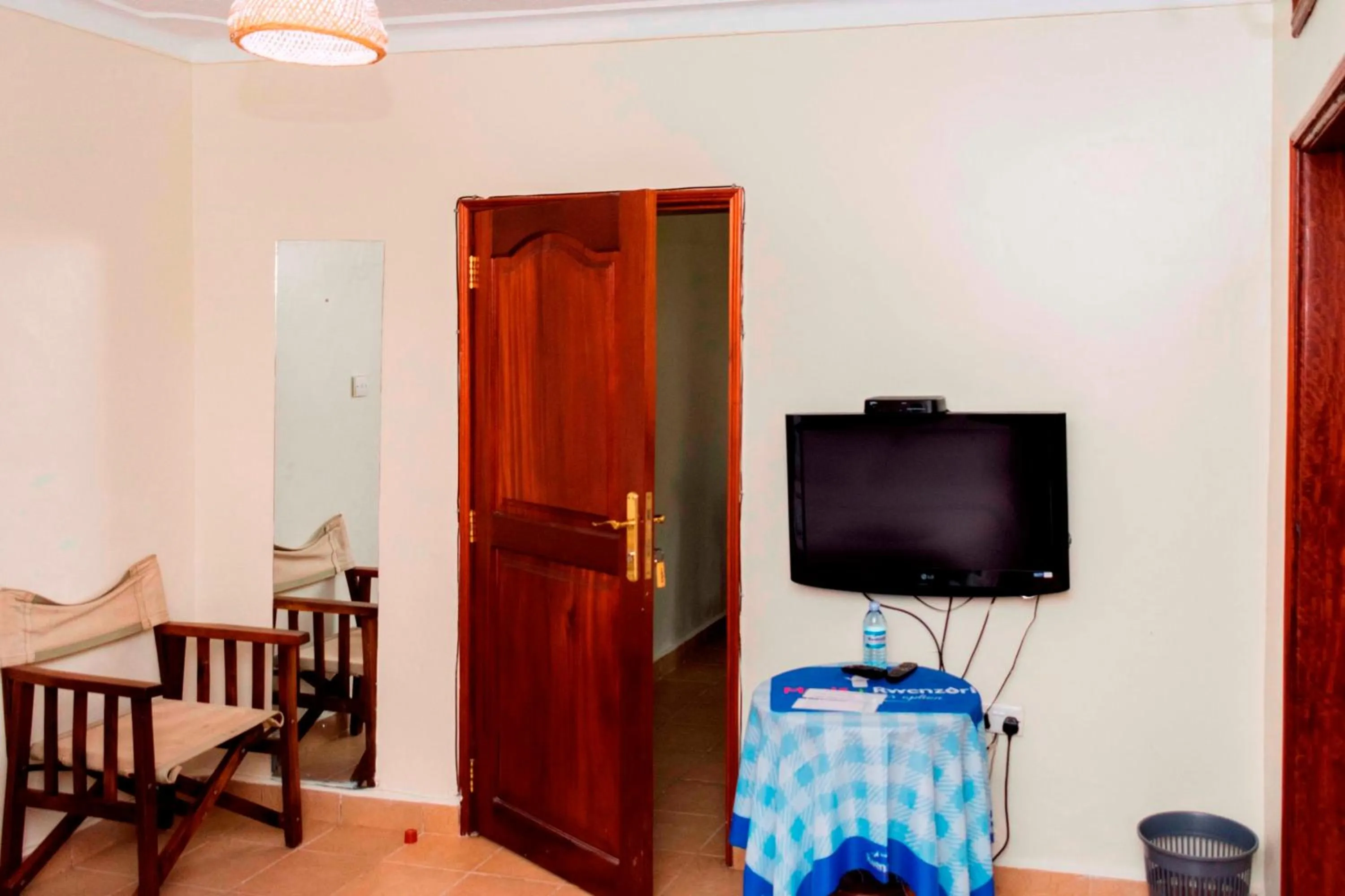 TV and multimedia in Kalya Courts Hotel Fort Portal