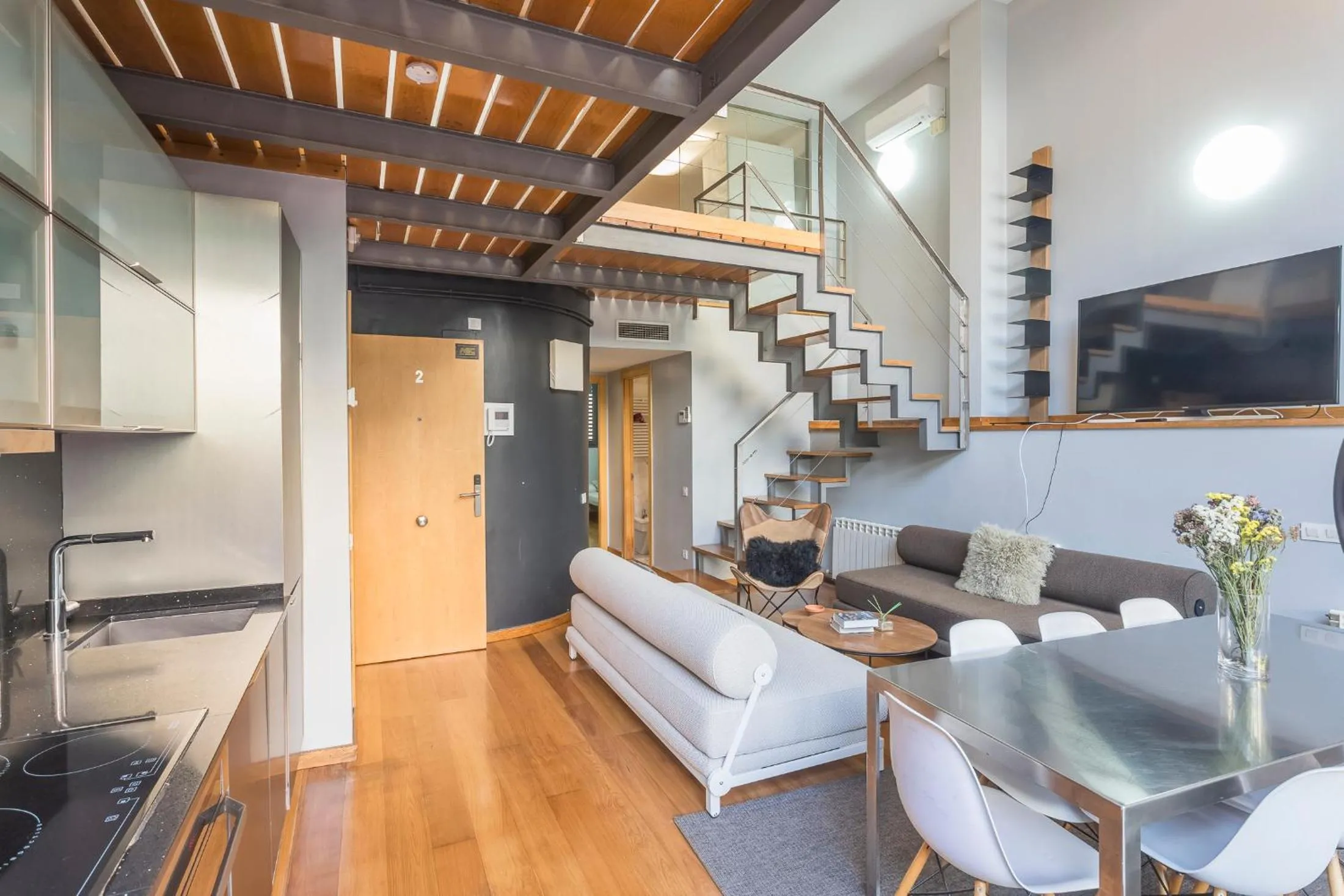 Living room in Apartment Barcelona Rentals - Gracia Pool Apartments Center