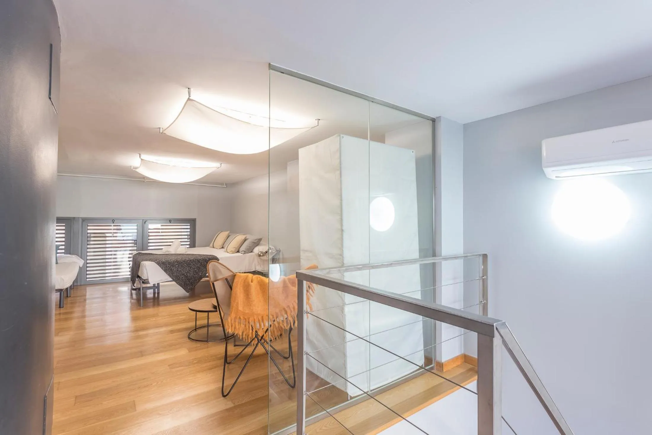 Bedroom in Apartment Barcelona Rentals - Gracia Pool Apartments Center
