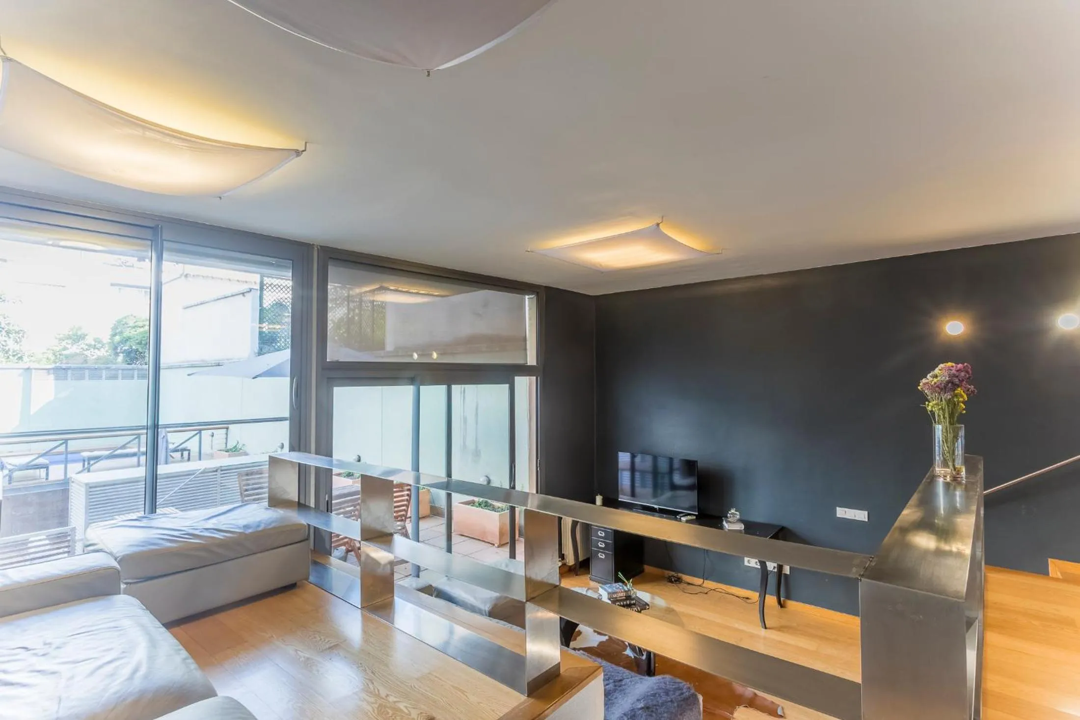 Living room in Apartment Barcelona Rentals - Gracia Pool Apartments Center