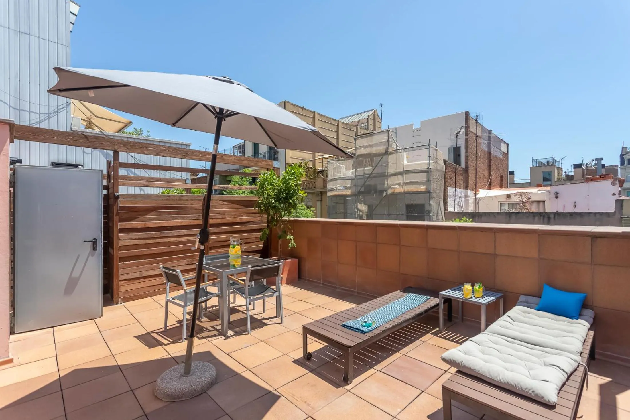 Balcony/Terrace in Apartment Barcelona Rentals - Gracia Pool Apartments Center