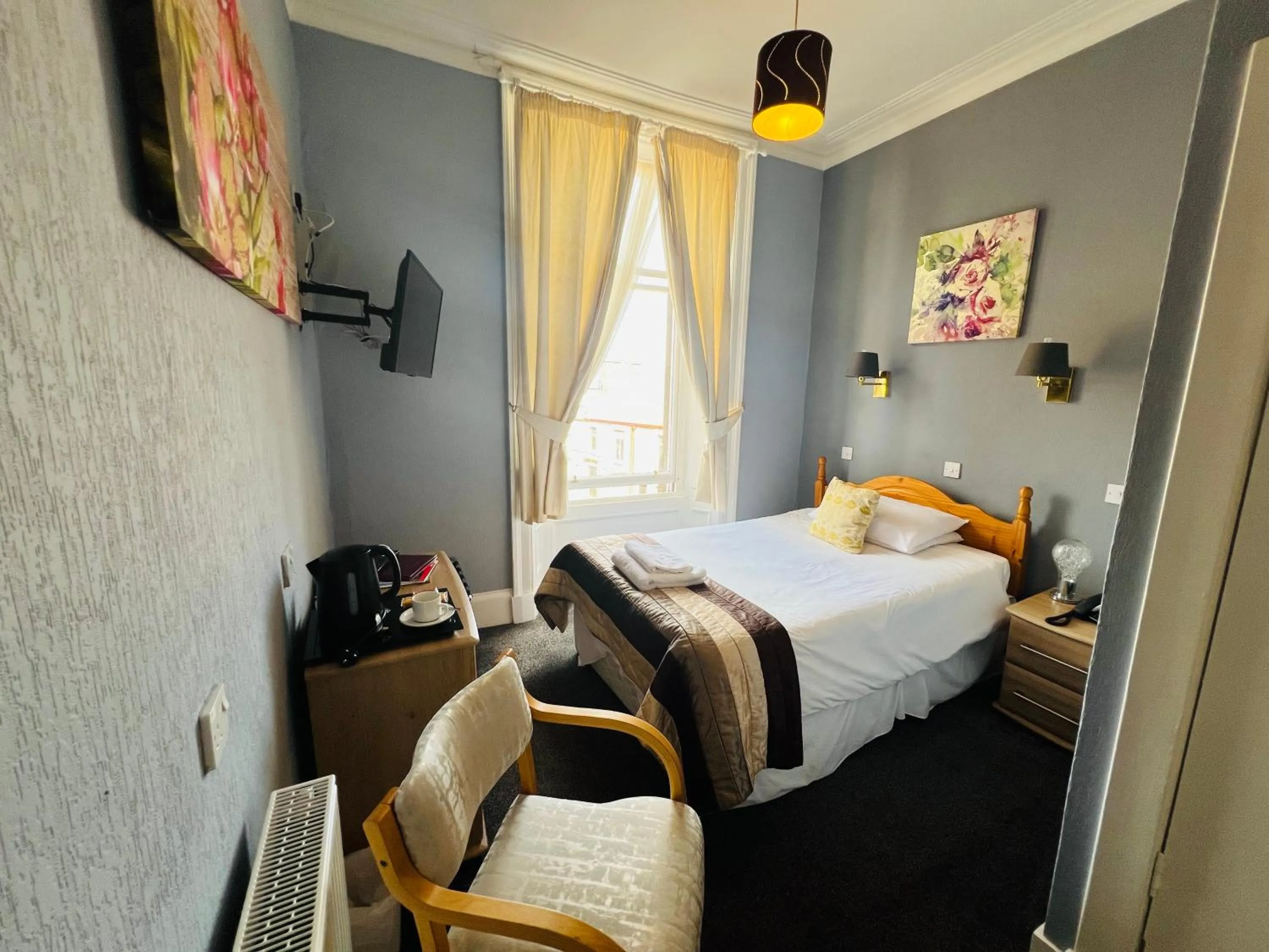 Bed in The George Hotel