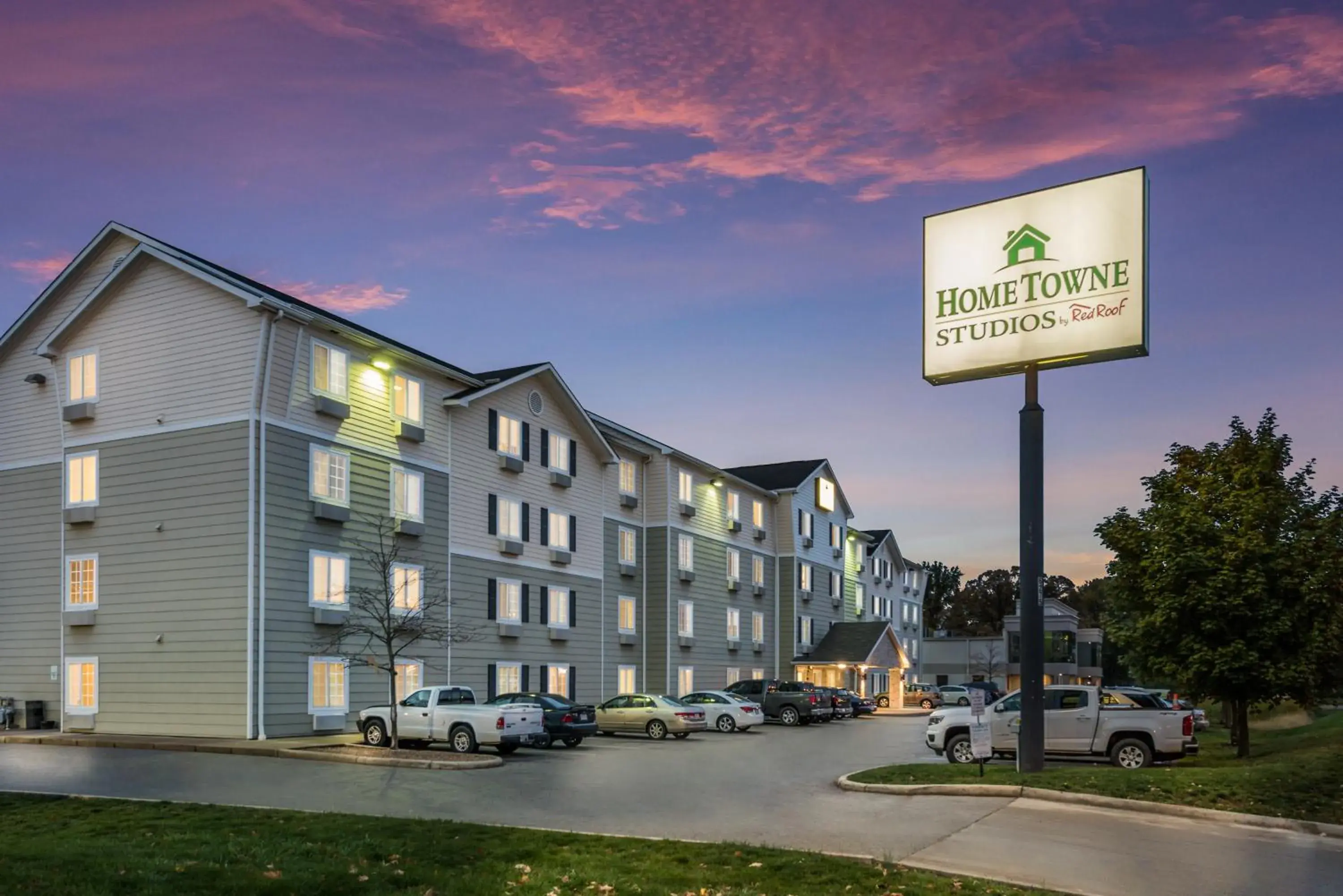 Property building in HomeTowne Studios by Red Roof Columbus Property building in HomeTowne Studios by Red Roof Columbus