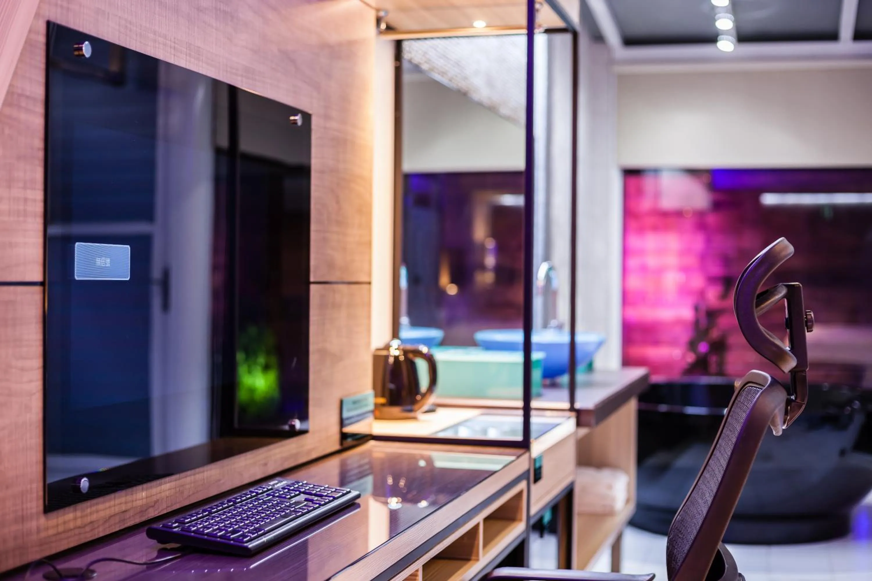 Time of day in TY Motel