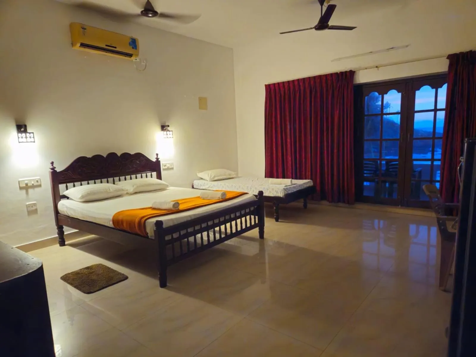 Bed in Orion Seaview Beach Hotel