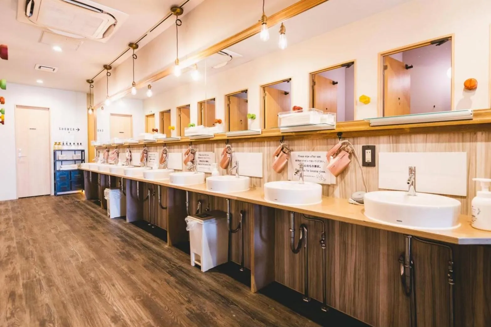 Shower in The Kitchen Hostel Ao