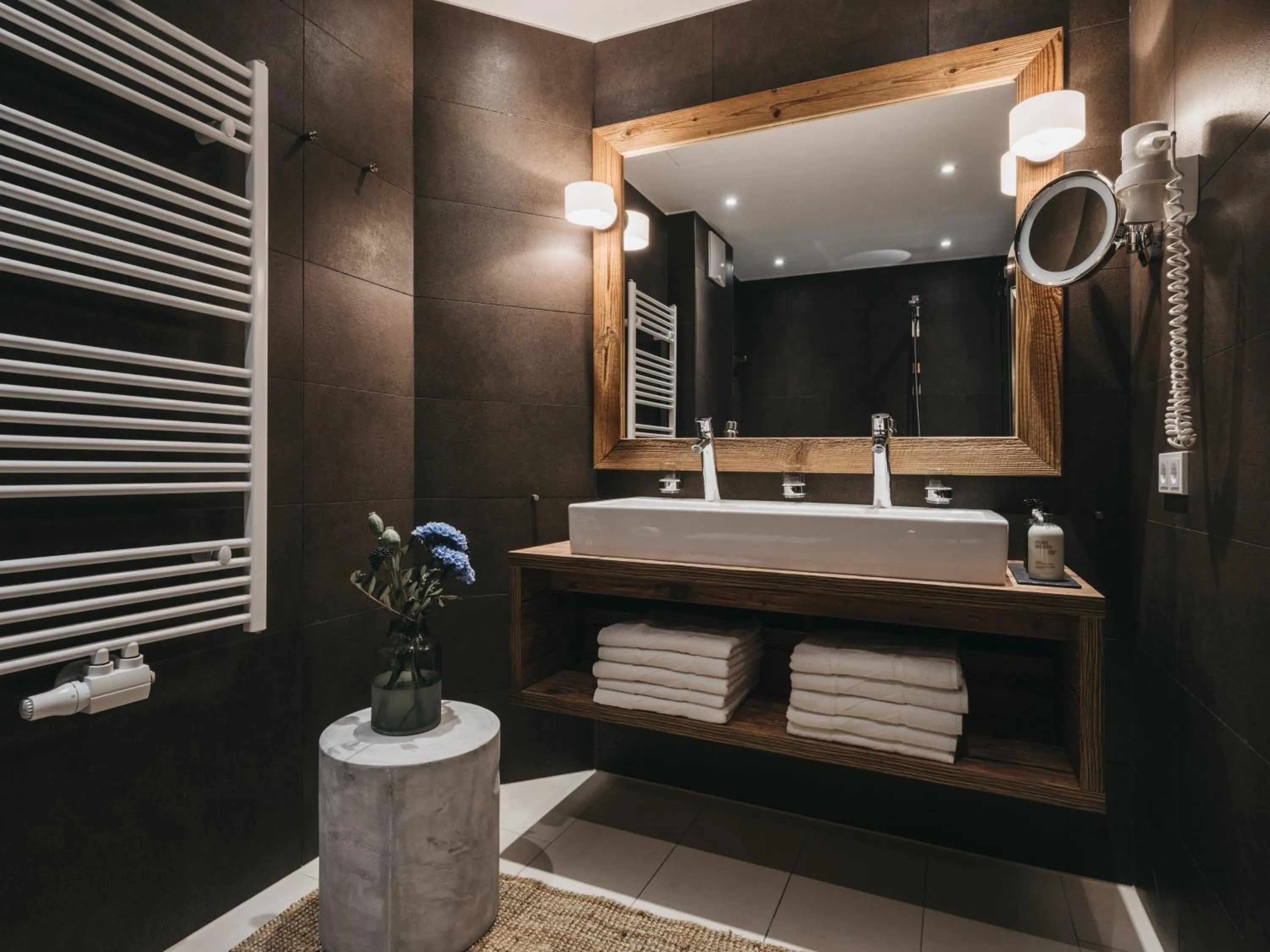 Bathroom in VAYA Sölden inkl Ötztal Inside Summer Card