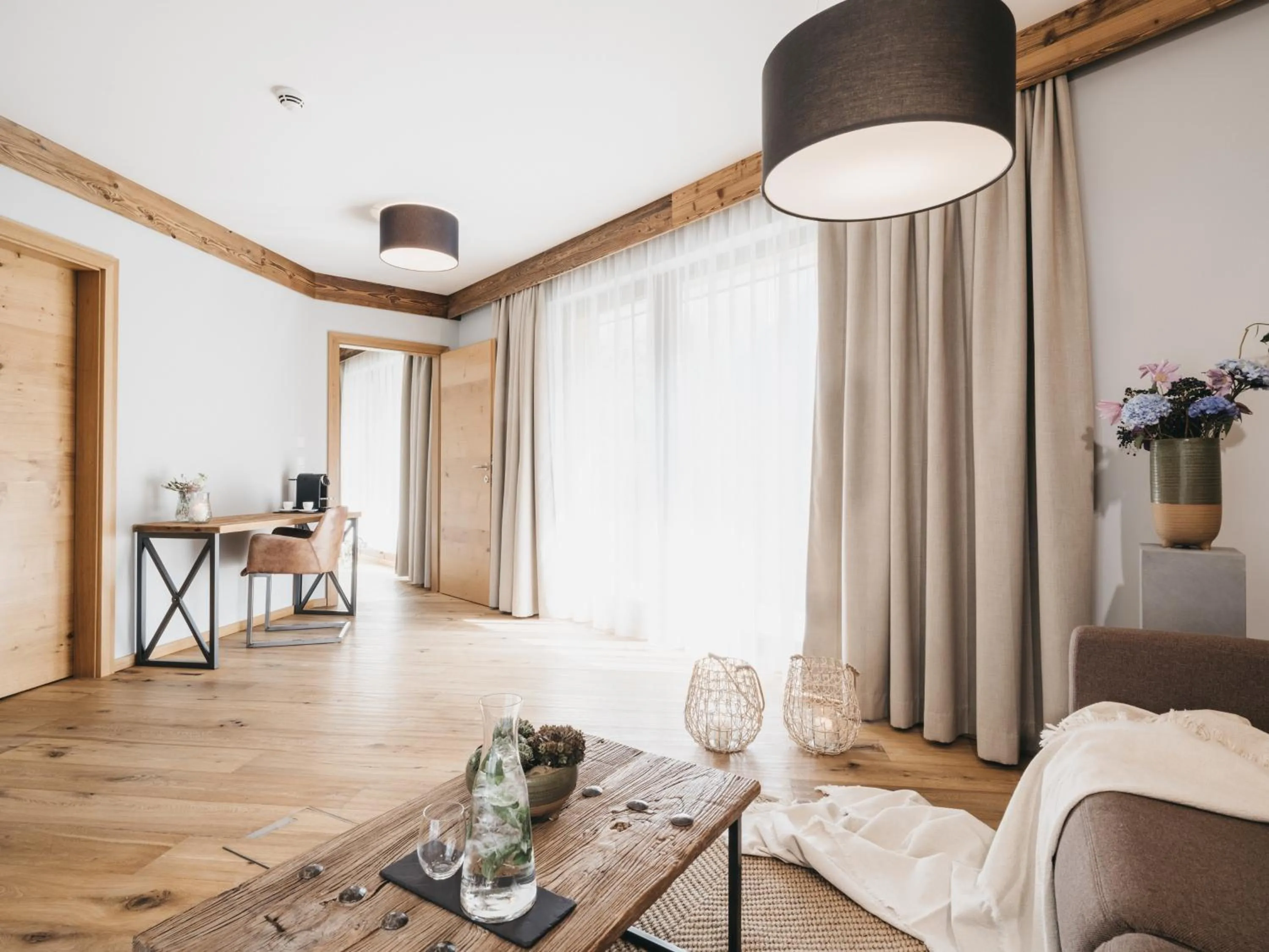 Seating area in VAYA Sölden inkl Ötztal Inside Summer Card