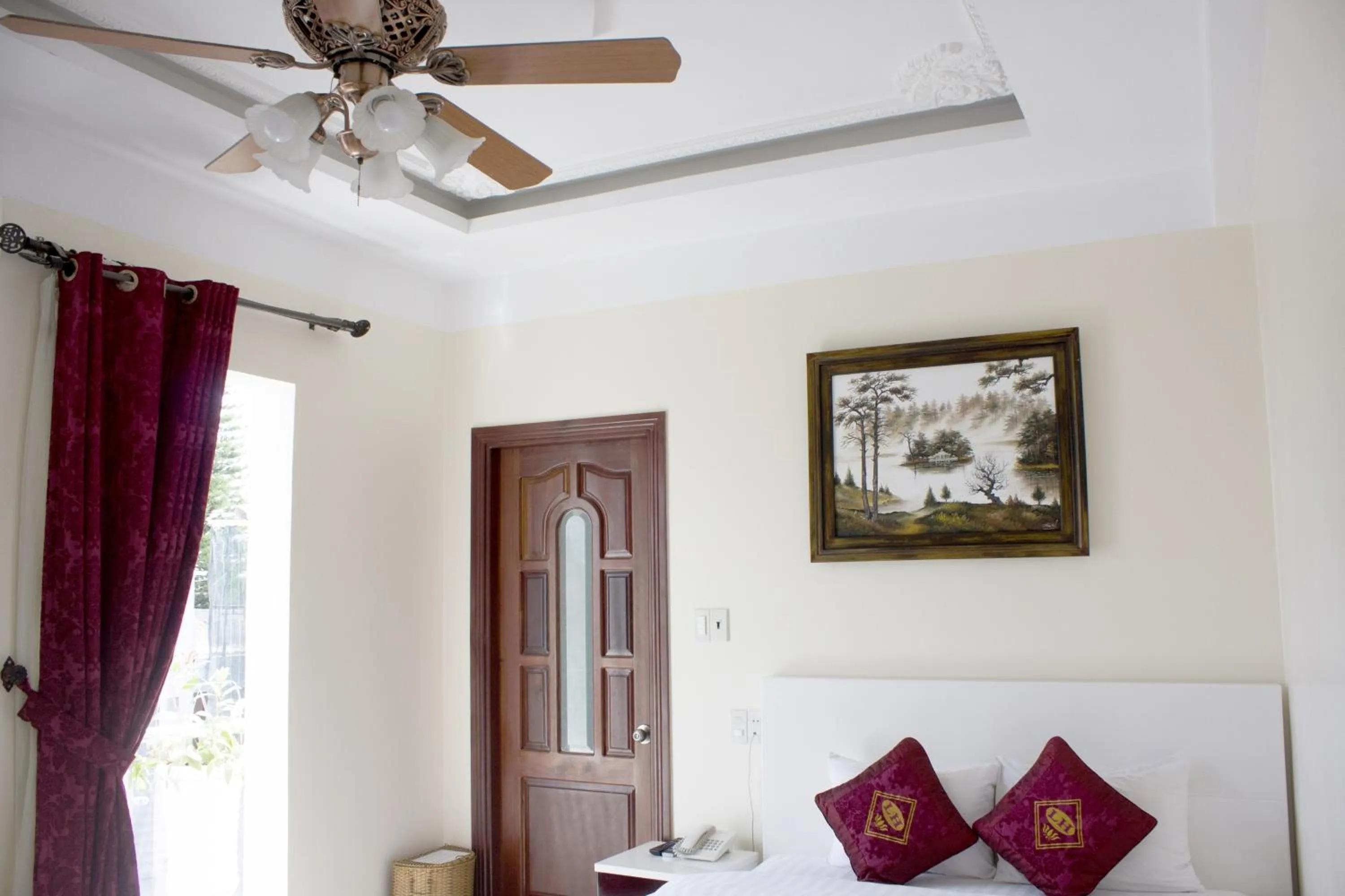 Photo of the whole room in Phước Sơn Hotel