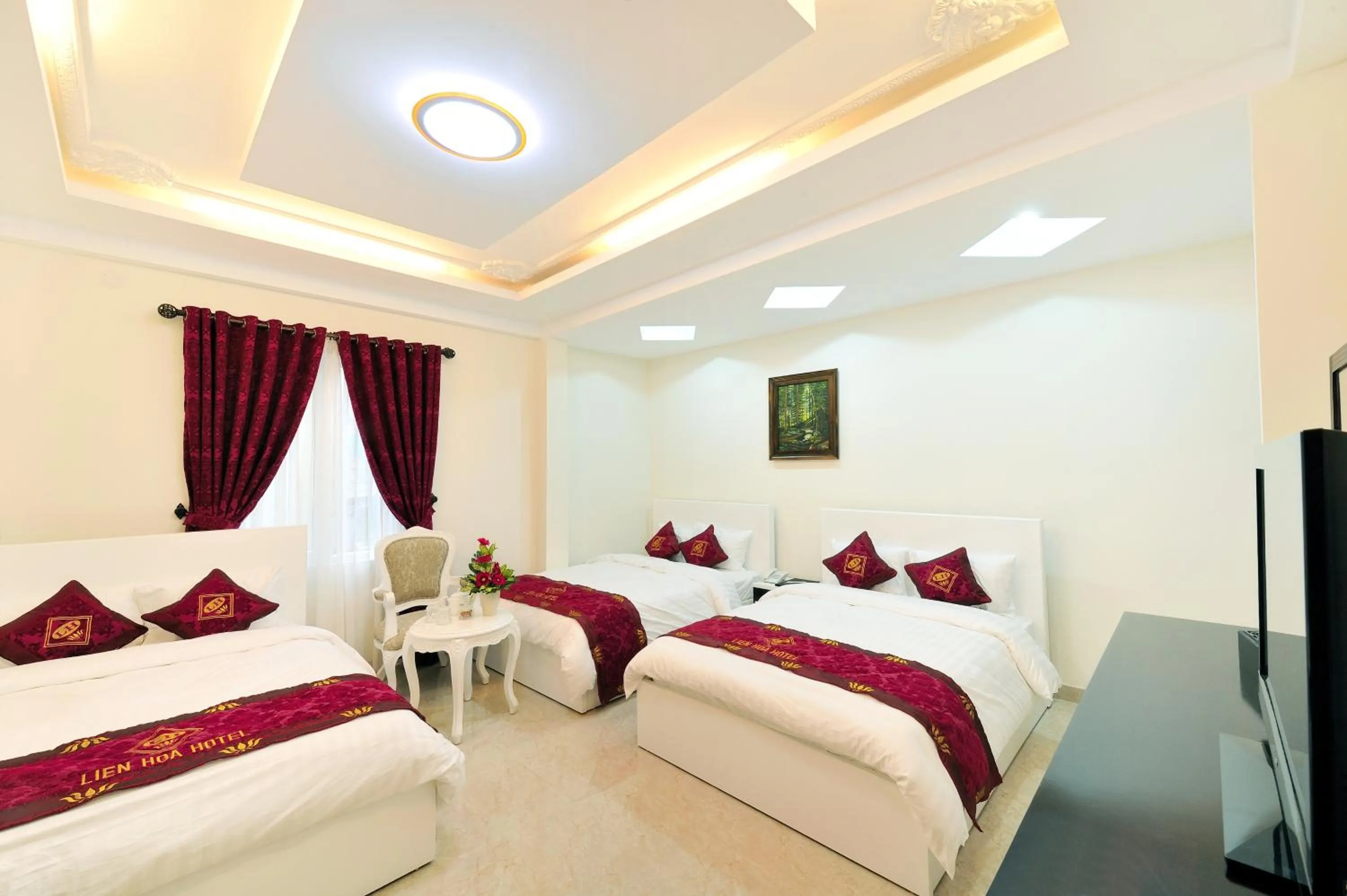 Photo of the whole room in Phước Sơn Hotel