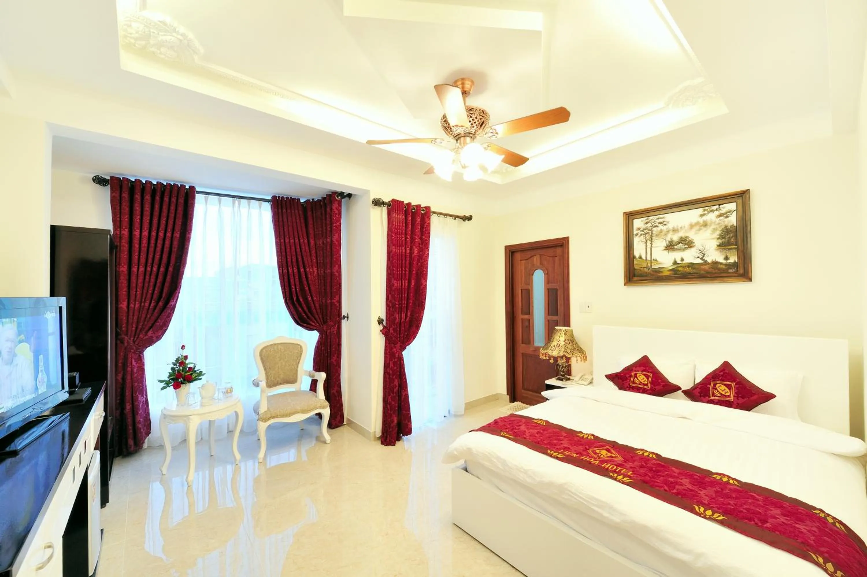 Photo of the whole room in Phước Sơn Hotel