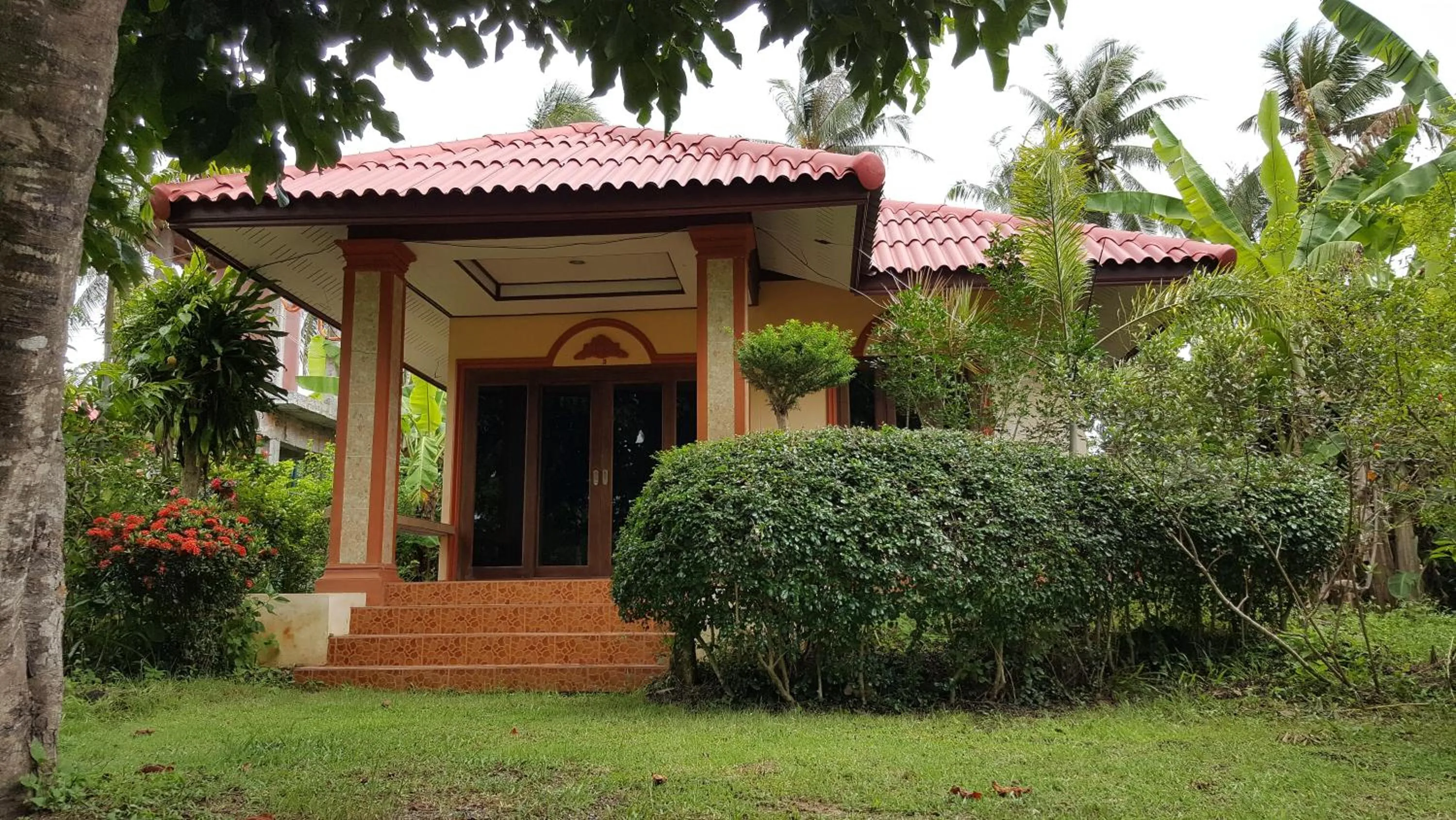 Facade/entrance in Happy Resort