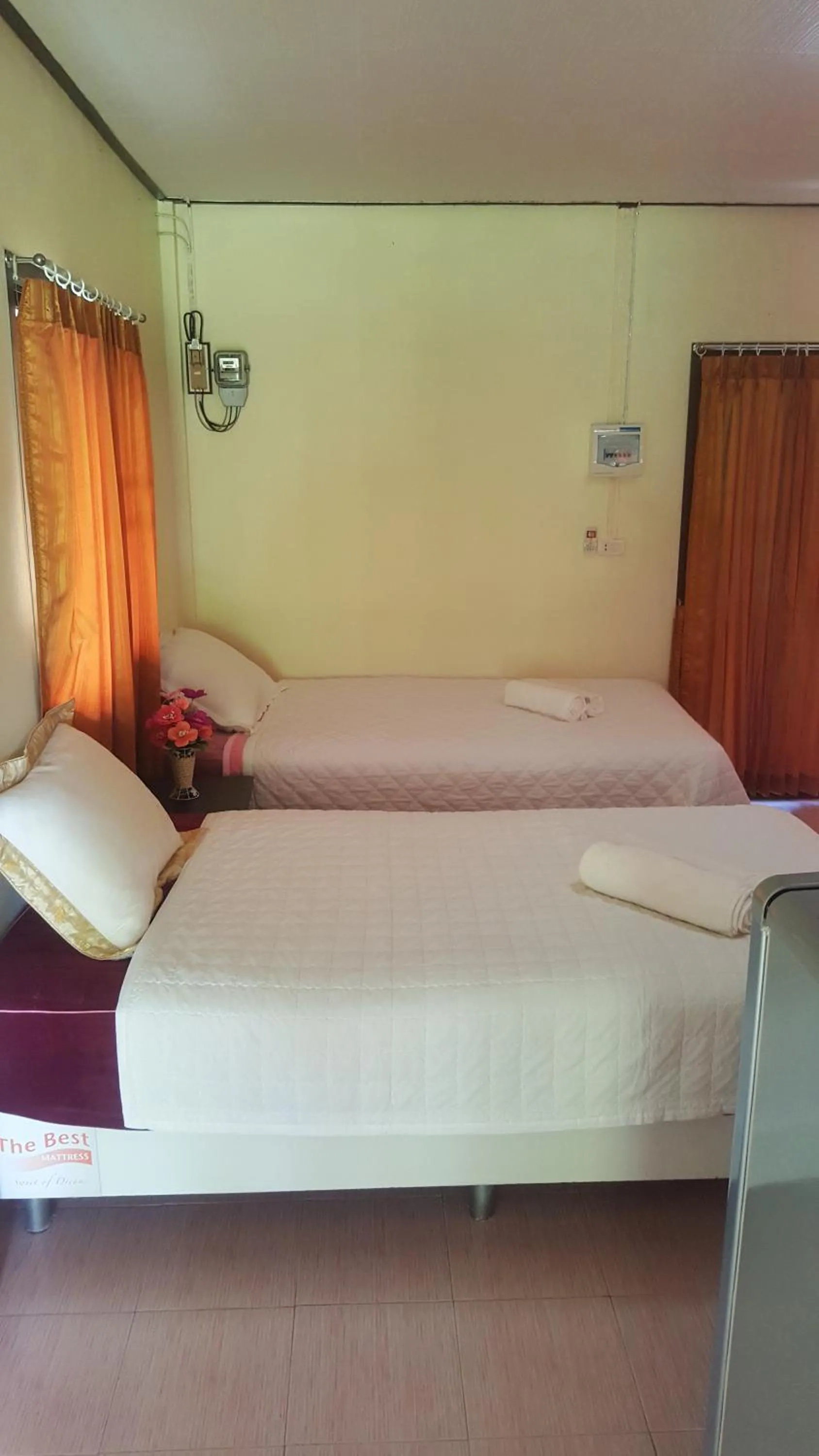 Photo of the whole room, Bed in Happy Resort