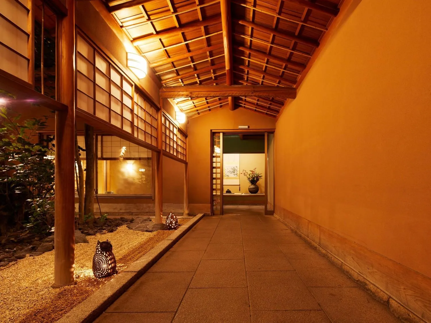 Night in Yamatoya Honten