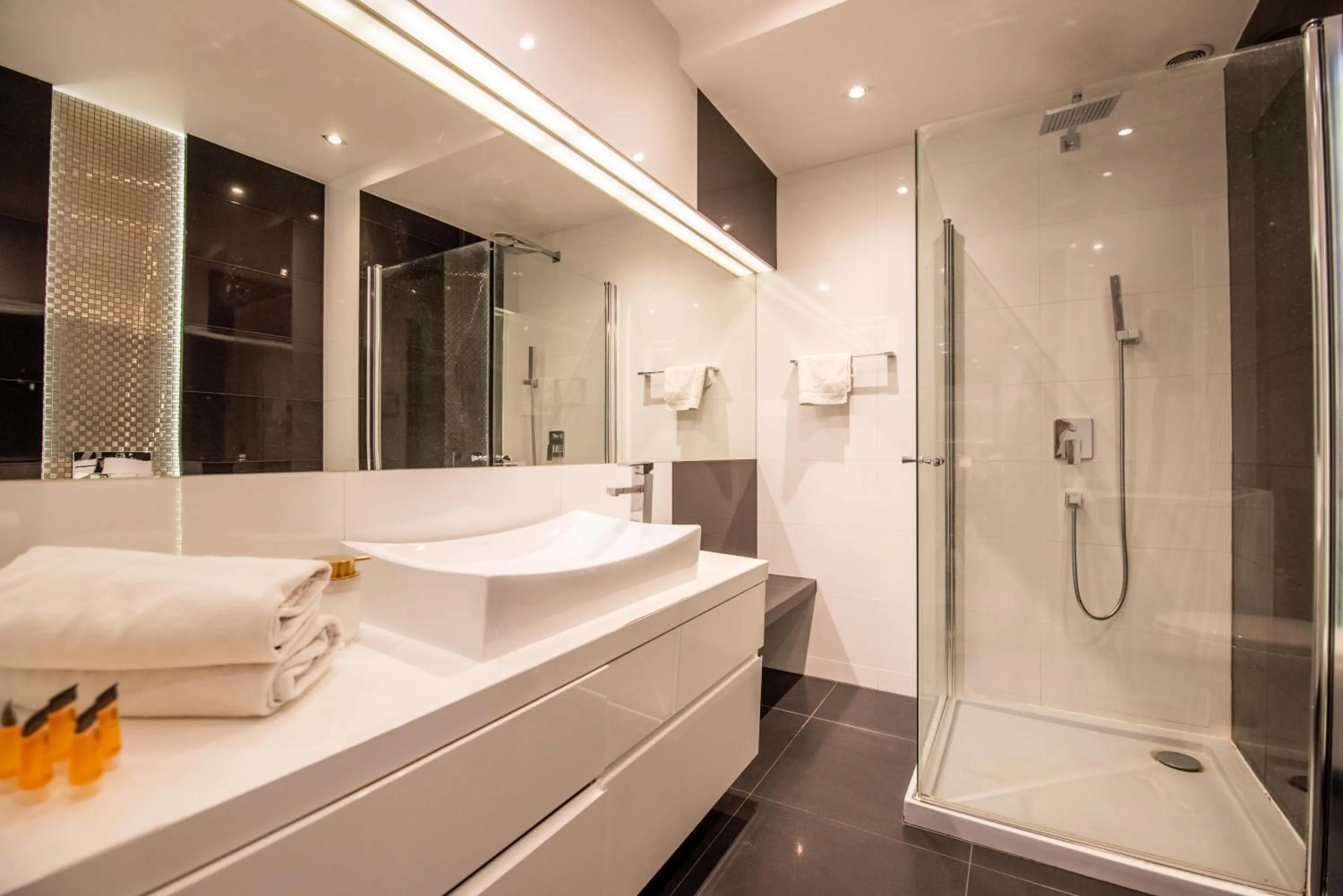 Bathroom in City Lights Apartments