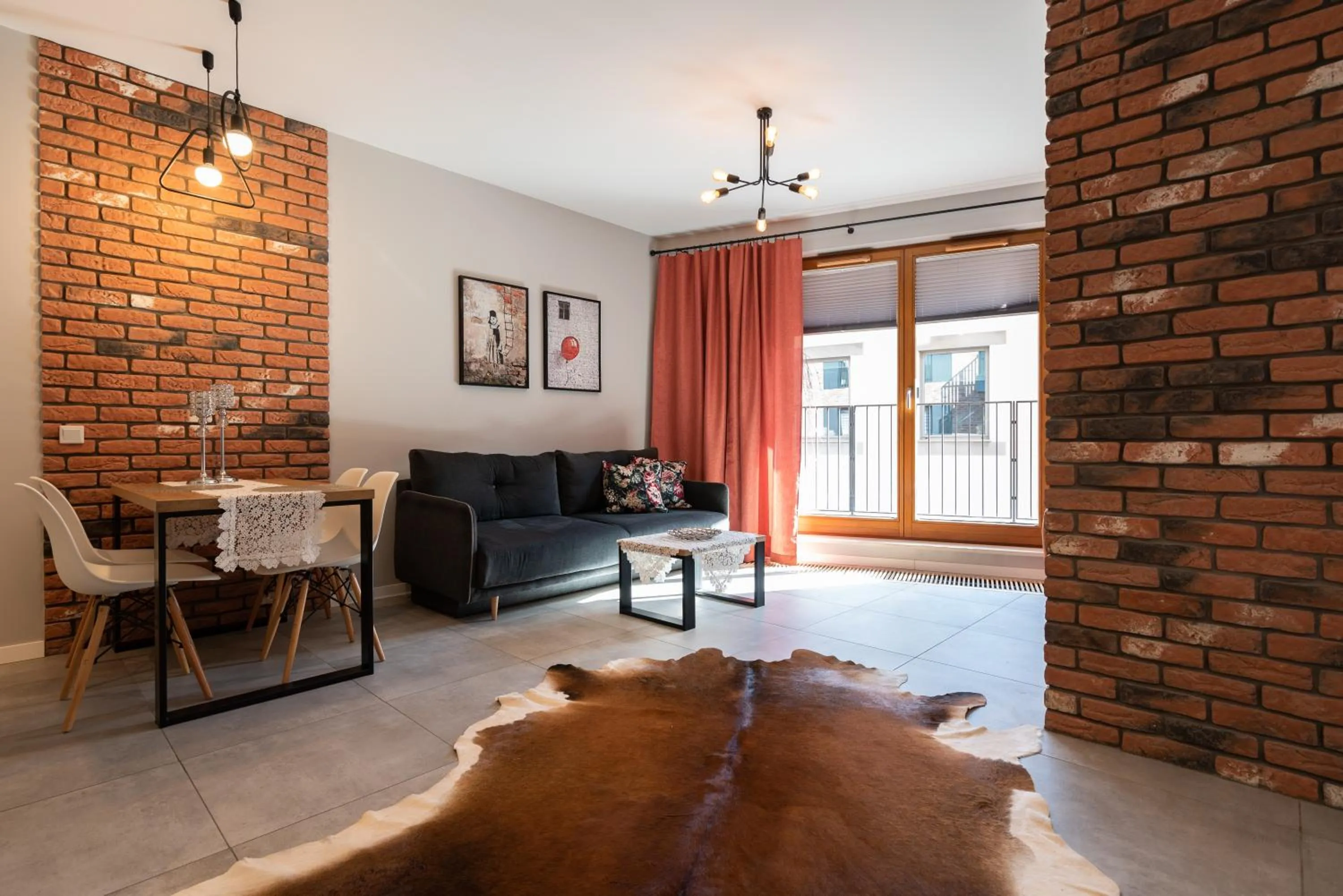 TV and multimedia in City Lights Apartments